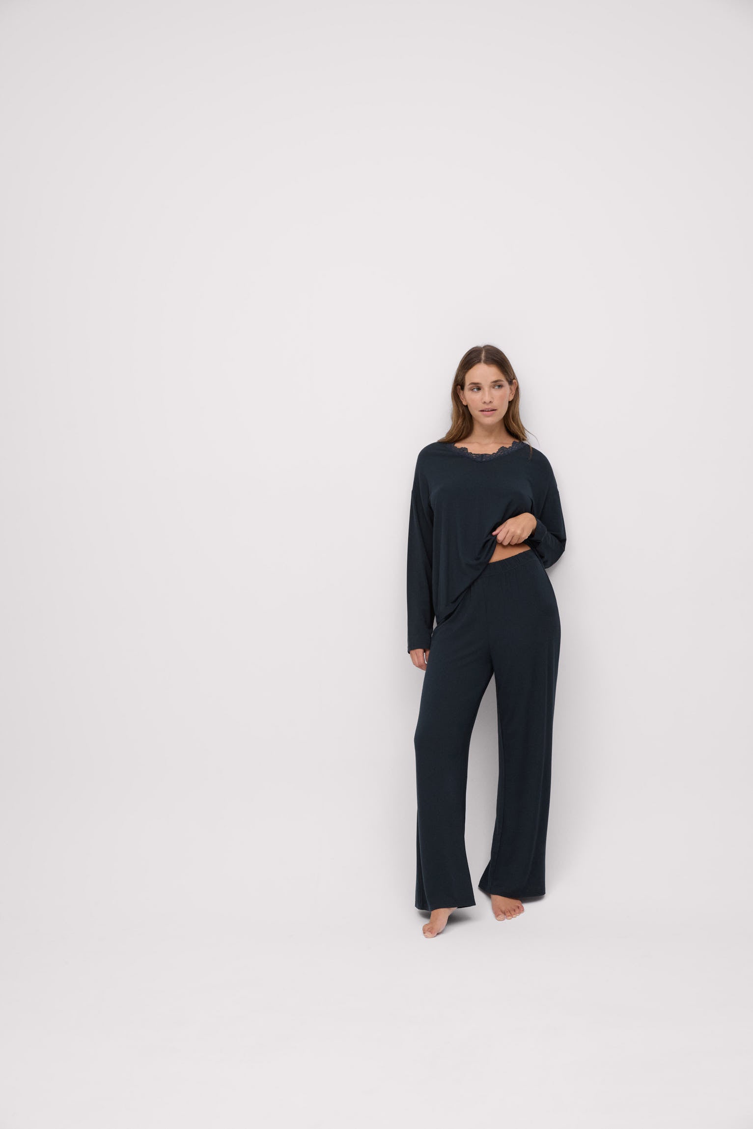 Extra soft modal long pajamas with wide black pants