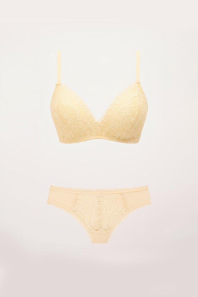 Yellow lingerie set: wire-free bra and Brazilian panties