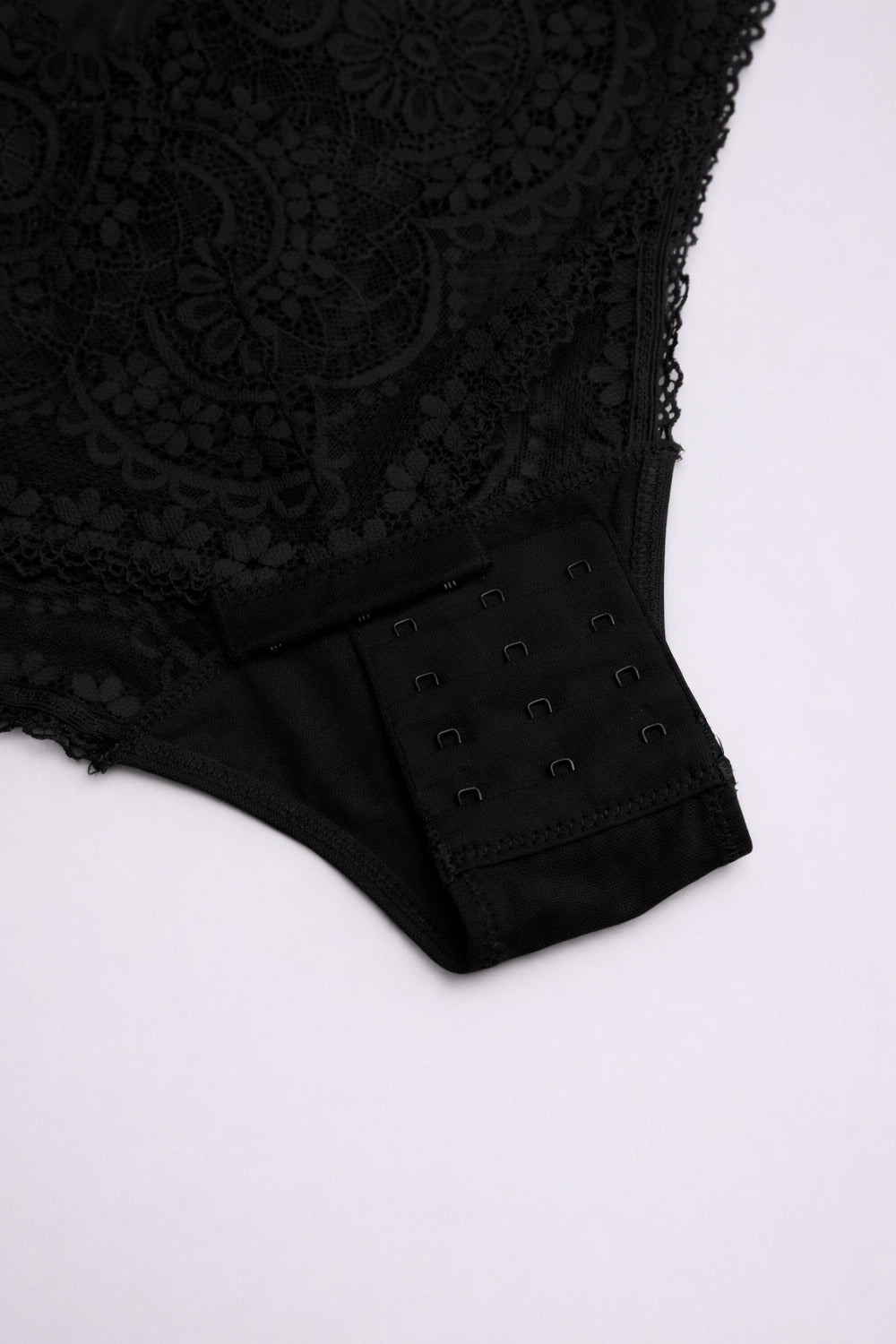 10808-5-body-con-encaje-negro-sunkissed-paula-echevarria