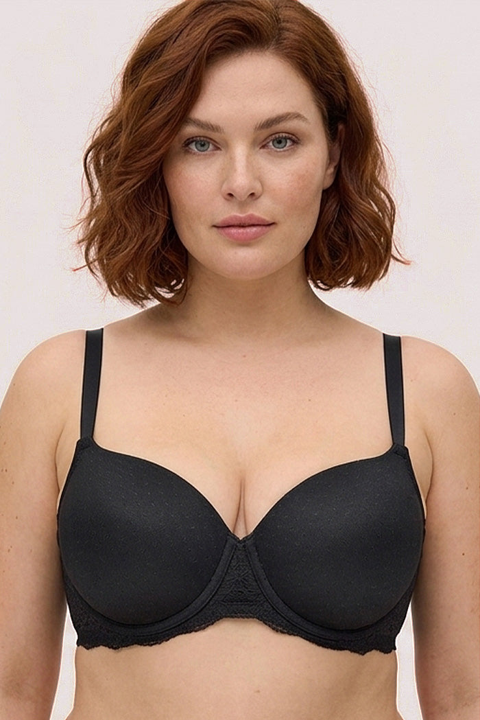Underwire bra with black plumeti padding