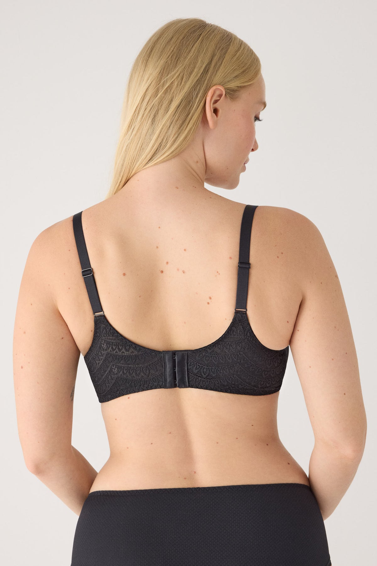 Black full-cup underwired unpadded minimiser bra