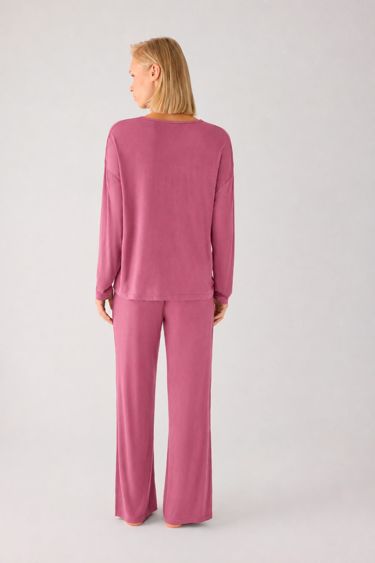 Lightweight soft women's long pyjamas with pink wide-leg trousers