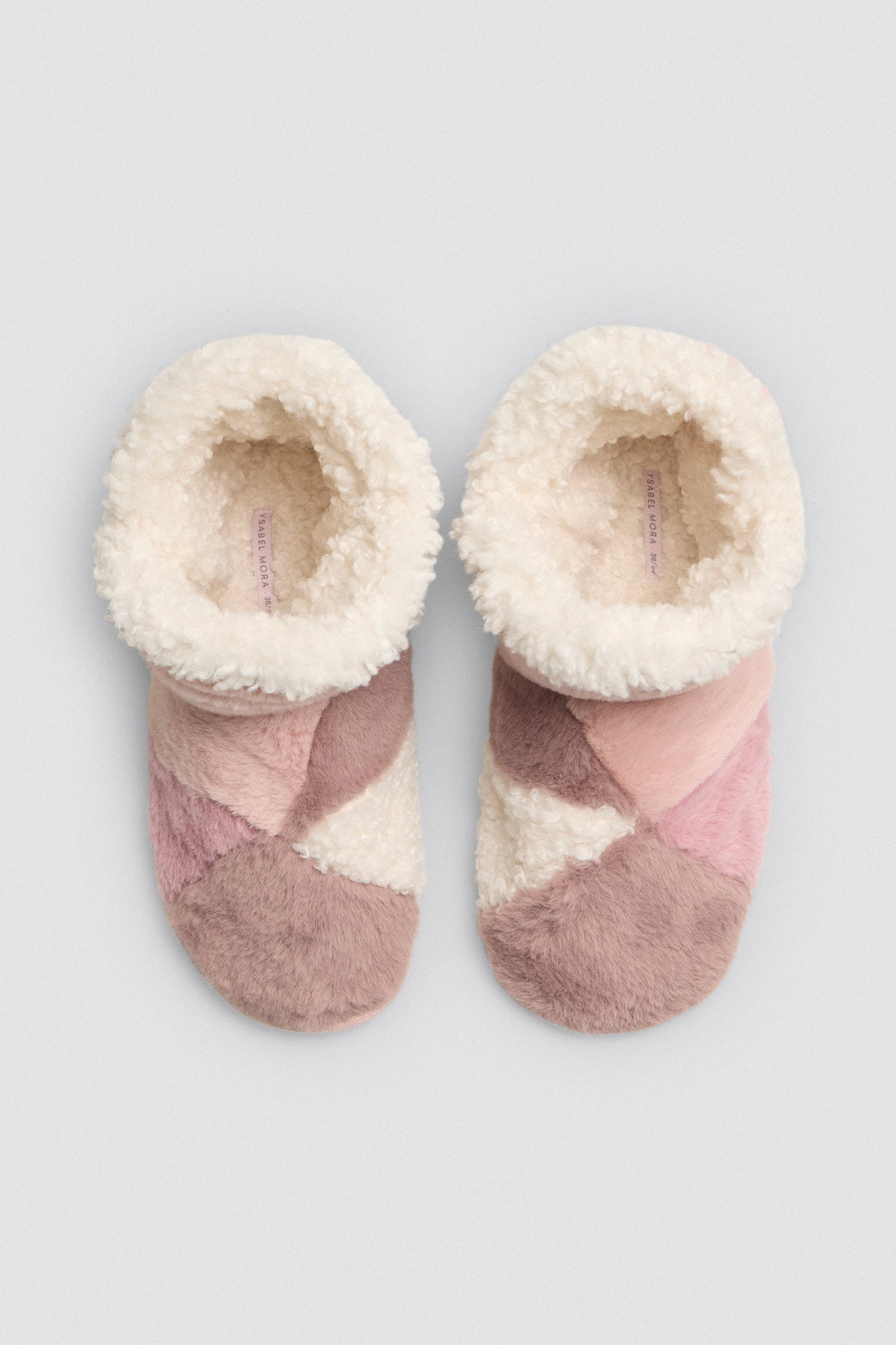 14168-3-botas-de-casa-pelo-con-detalles-de-colores
