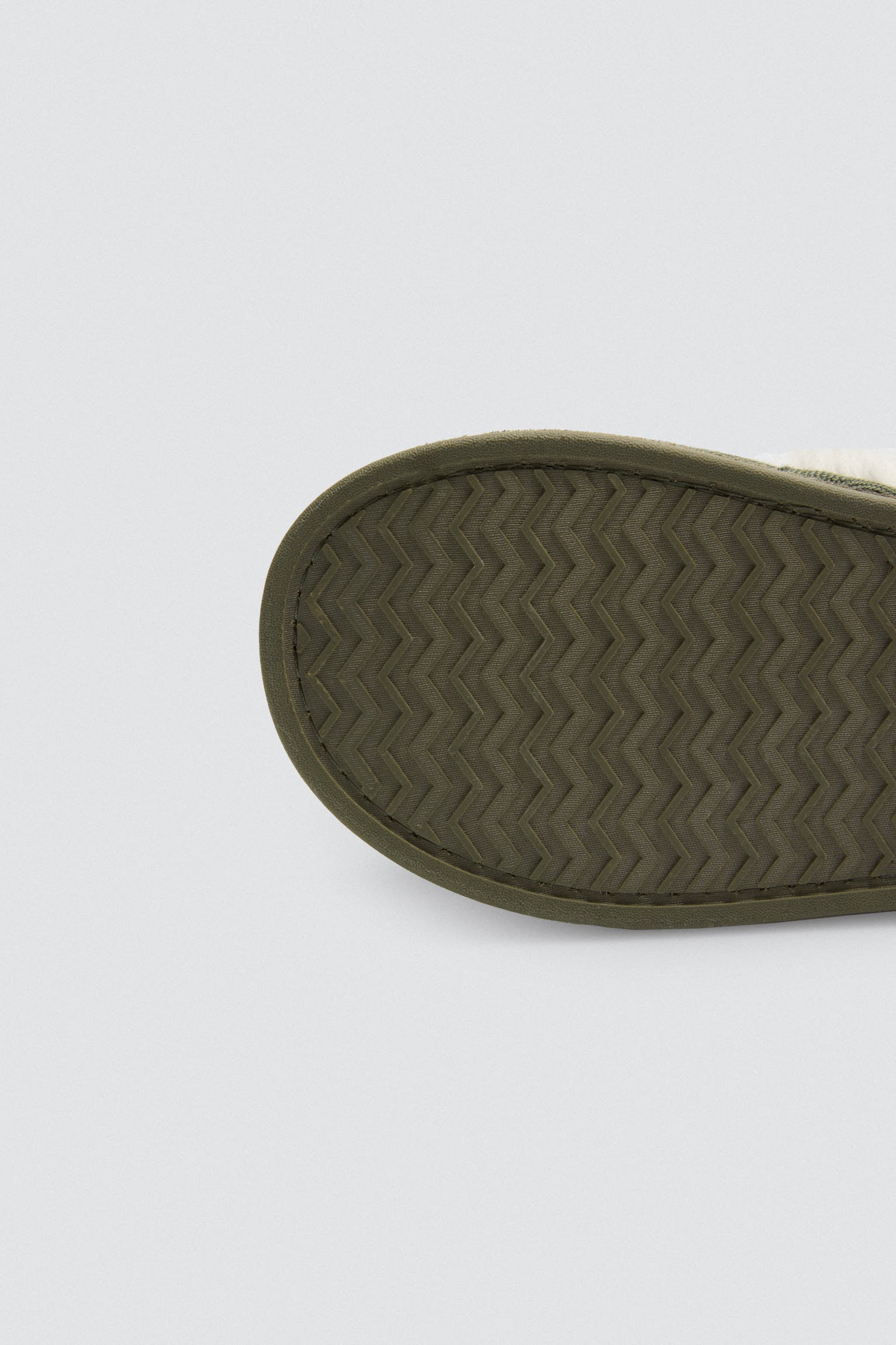 14174-4-zapatillas-de-casa-pelo-verde