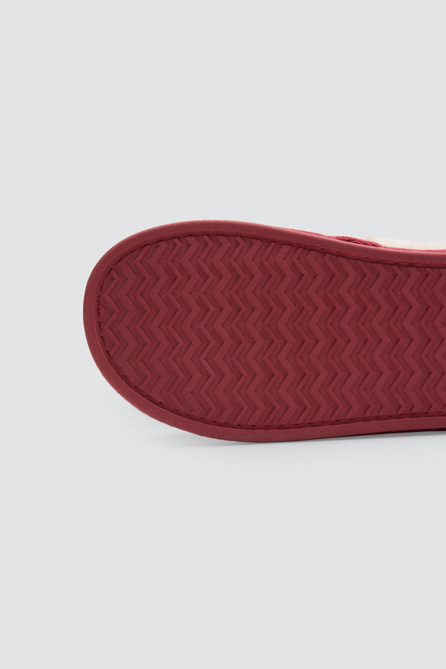 14174-5-zapatillas-de-casa-pelo-rojo