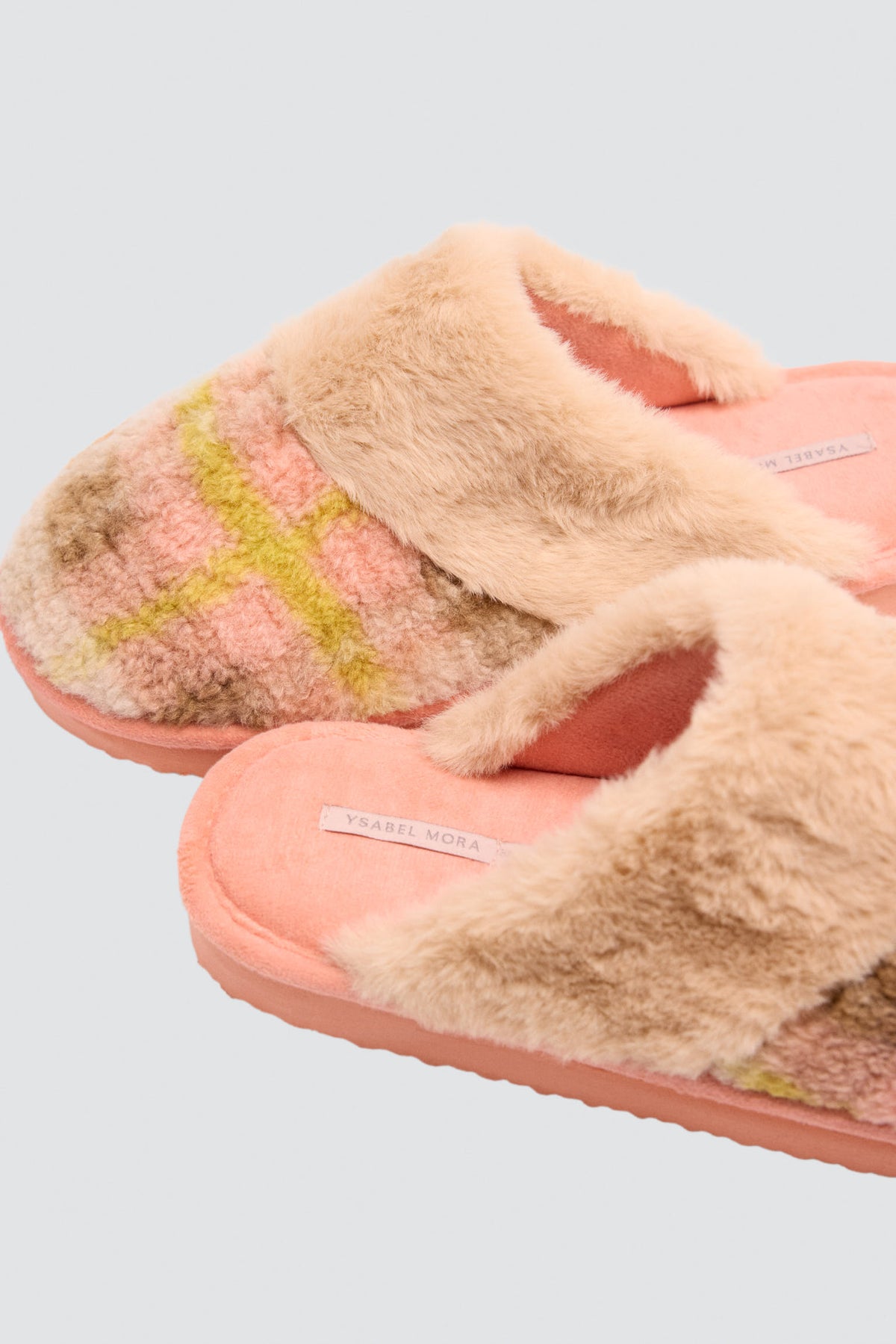 14177-zapatillas-de-casa-mujer-de-pelo-con-estampado-de-cuadros