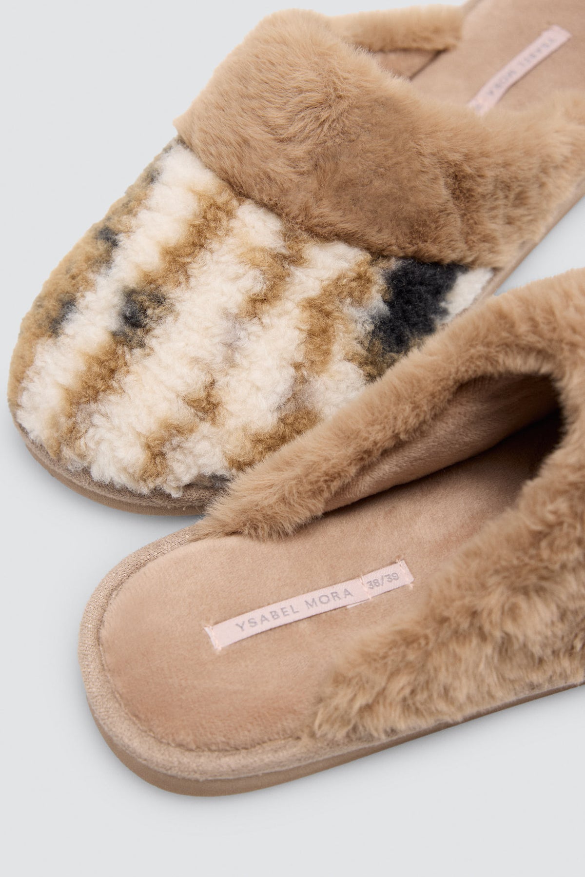 14196-zapatillas-de-casa-mujer-tipo-bota-con-pelo-camel