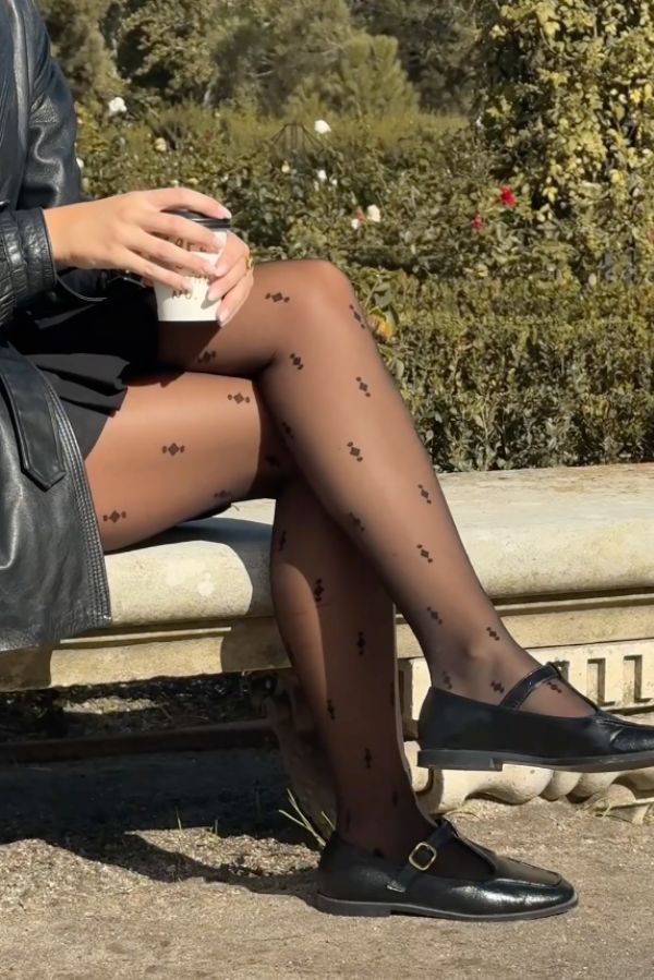 Look with geometric print tights @teresamora6