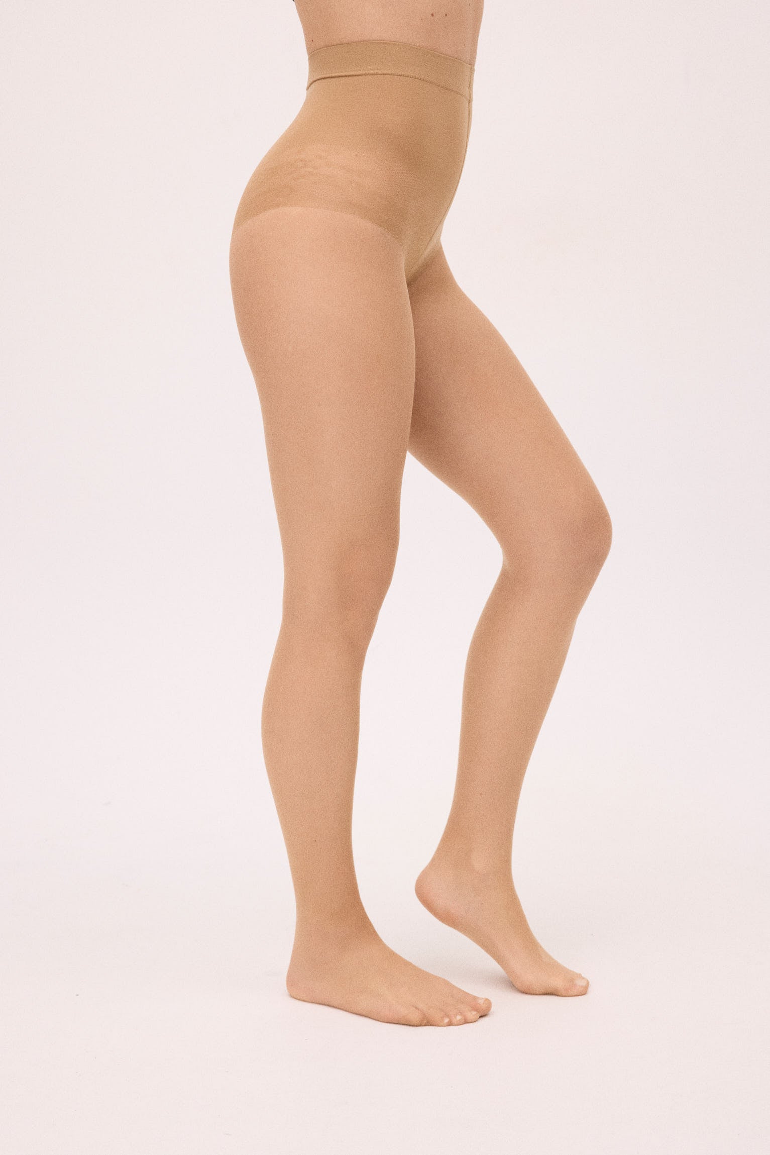 Unbreakable shaping panty 10 denier natural