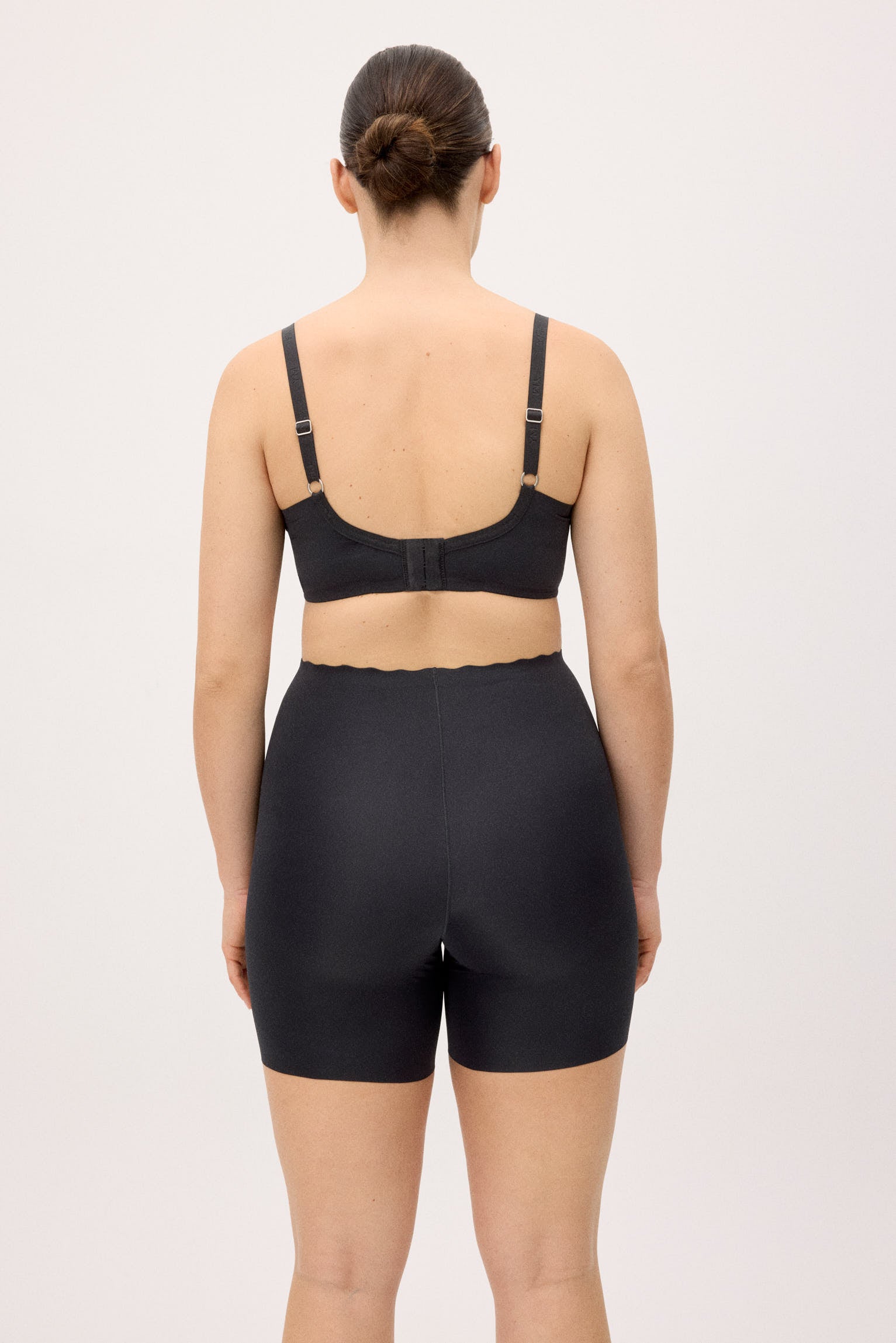 culotte-antirroce-de-control-abdomen-compresion-ligera-negro-ysabel-mora