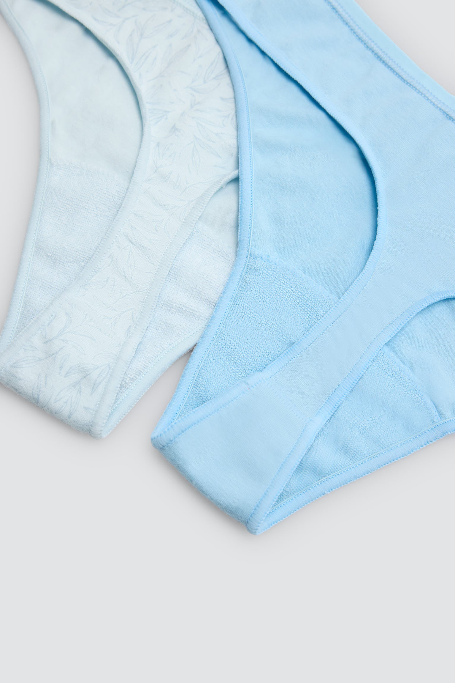 Pack of 6 plain and patterned thongs