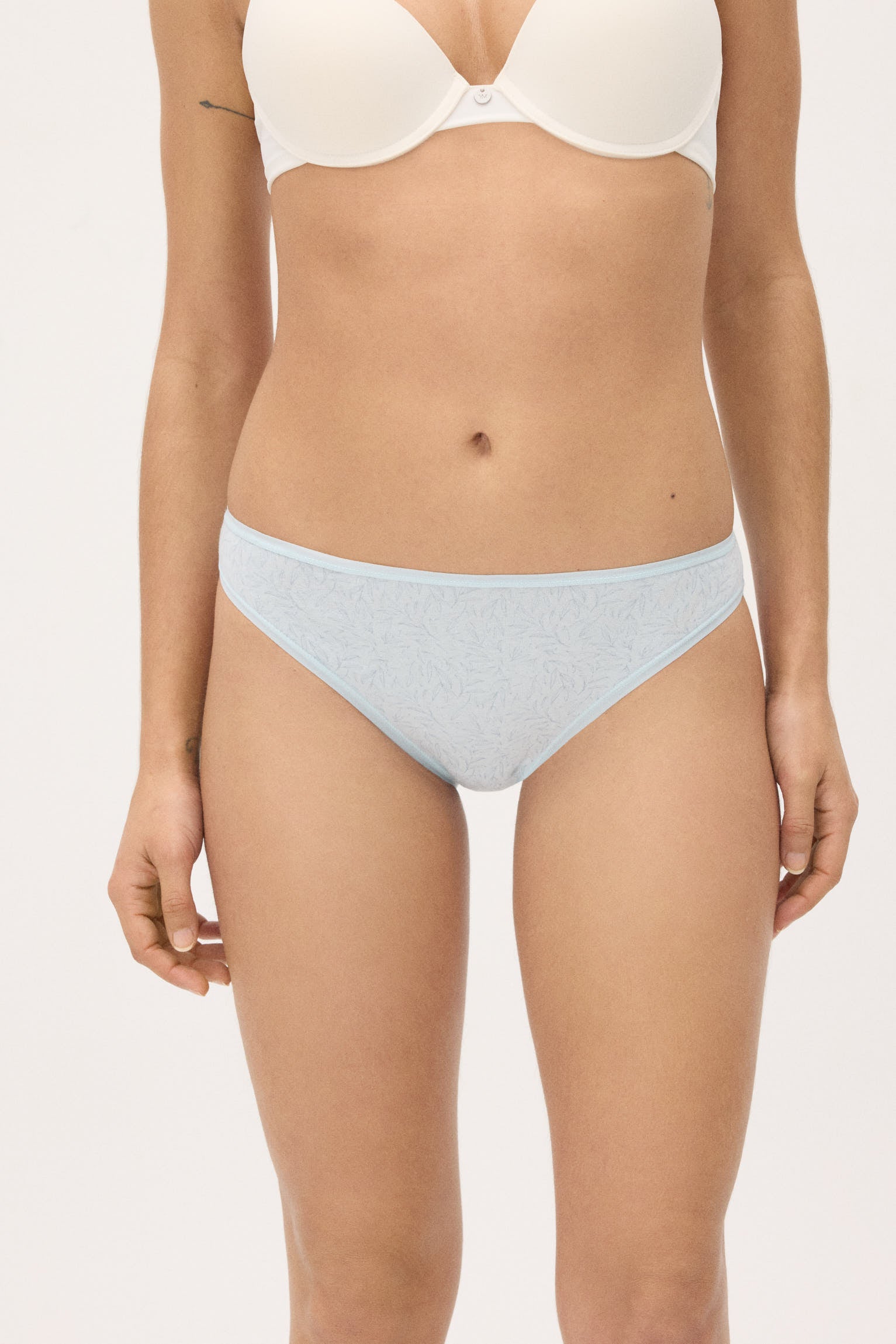 Pack of 6 plain and patterned mini panties