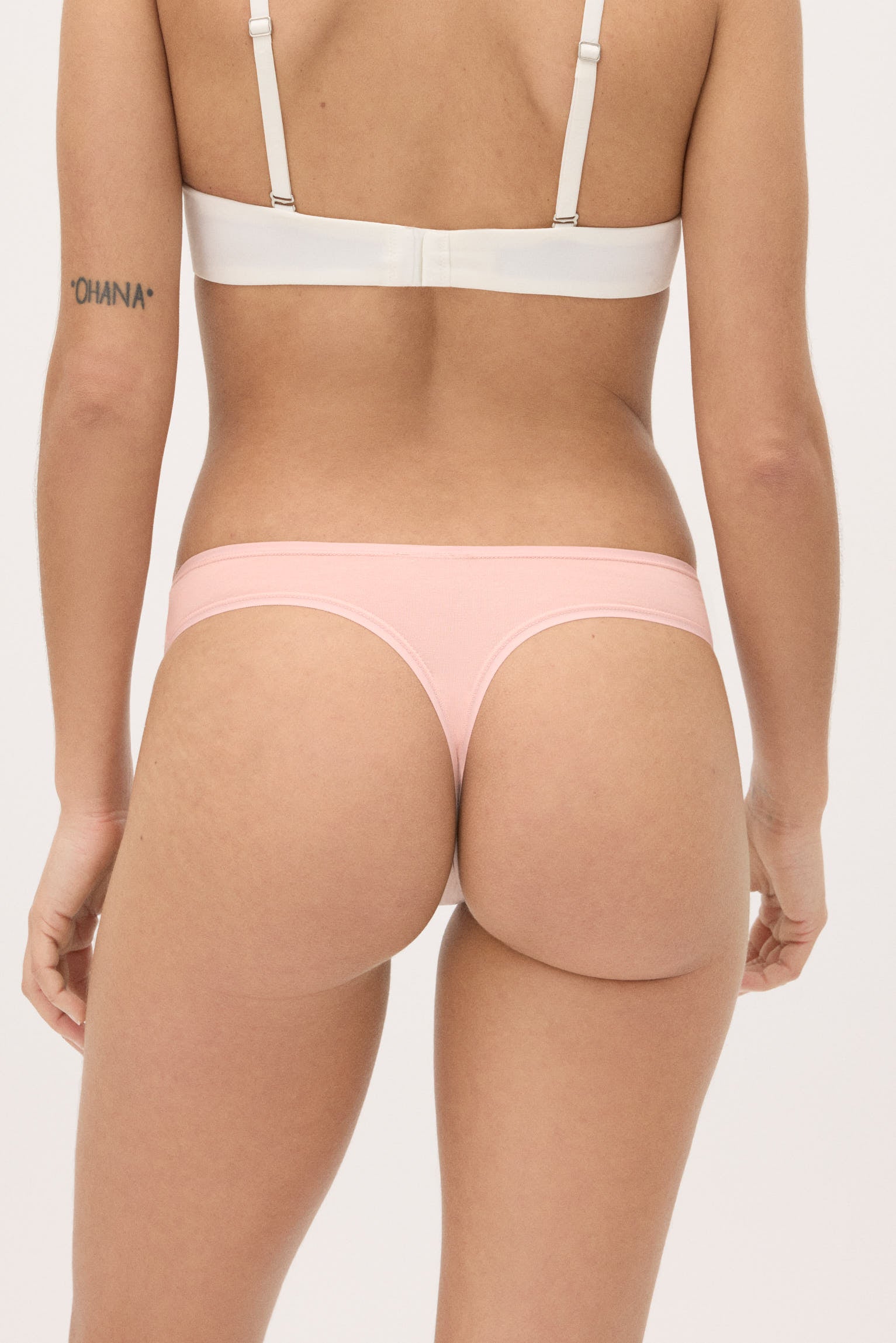Pack of 4 basic colored thongs