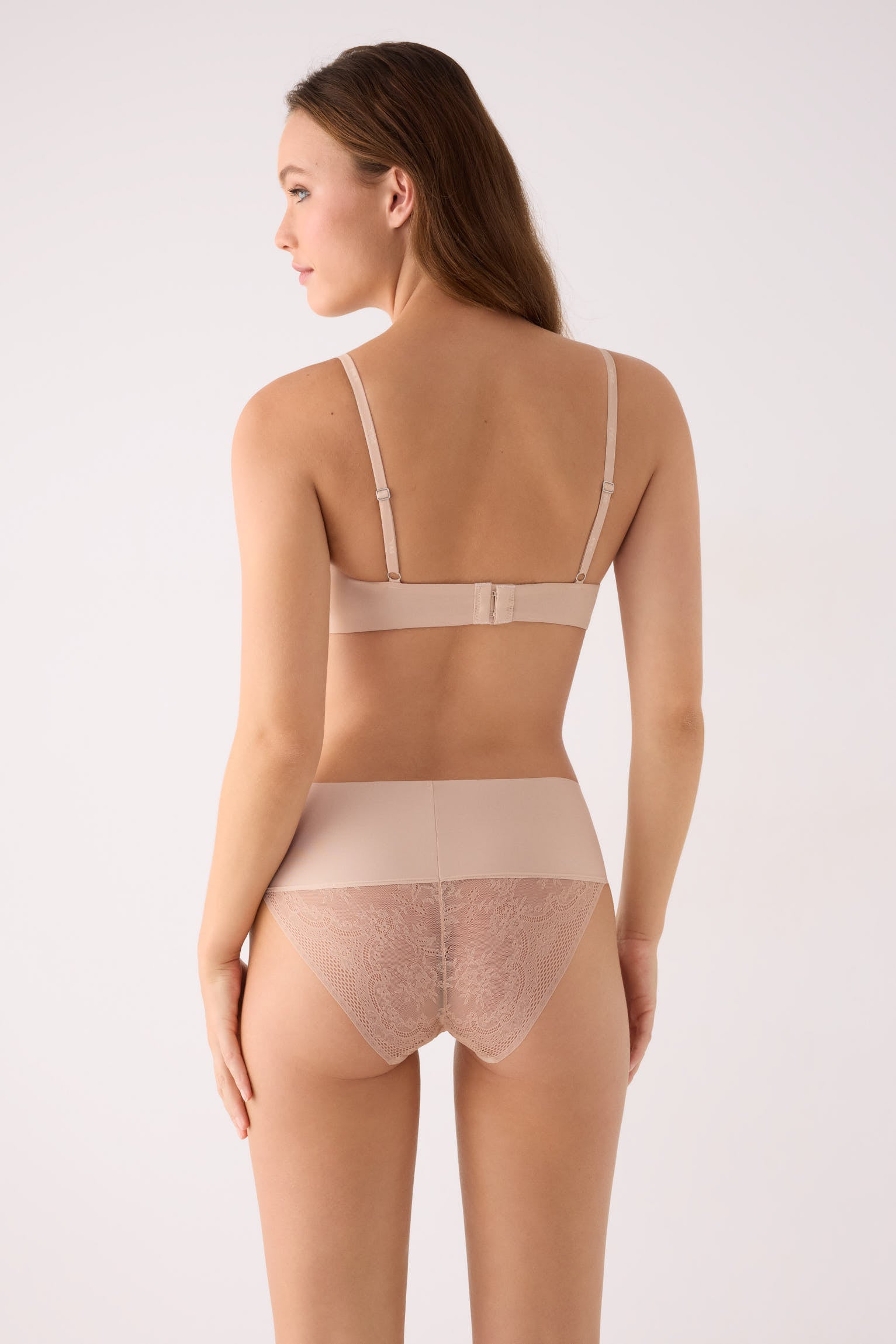 PRE-ORDER Midi briefs laser-cut nude