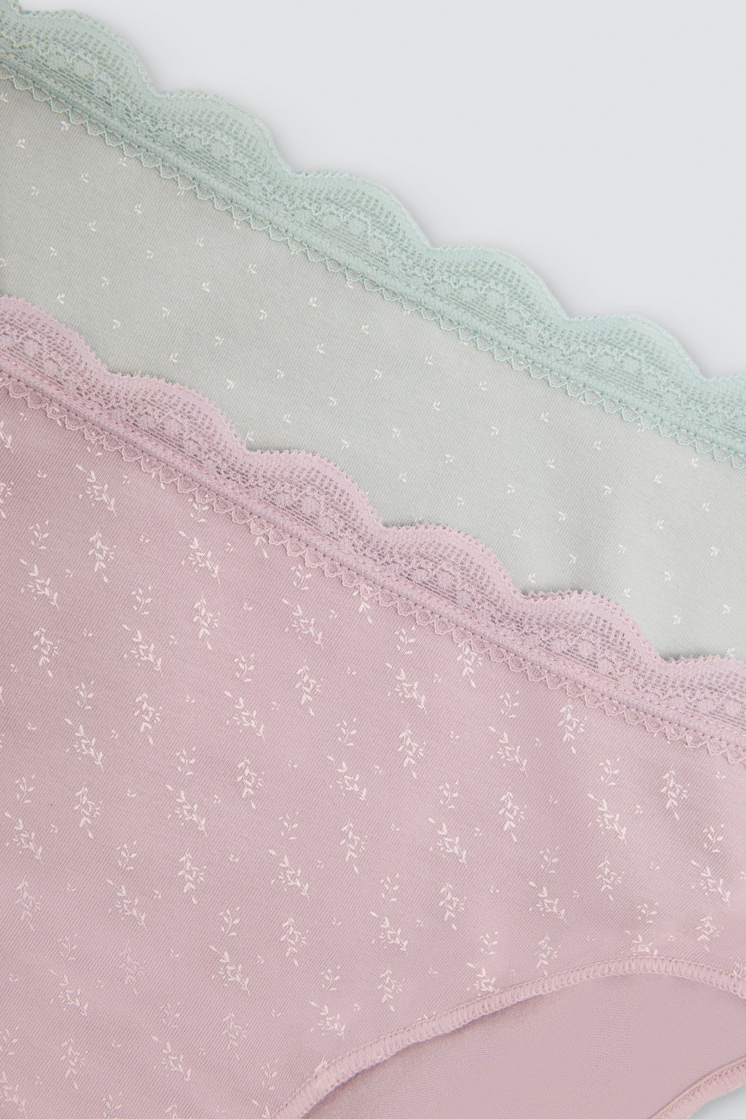 Pack of 2 cotton midi briefs with lace trim, multicolour