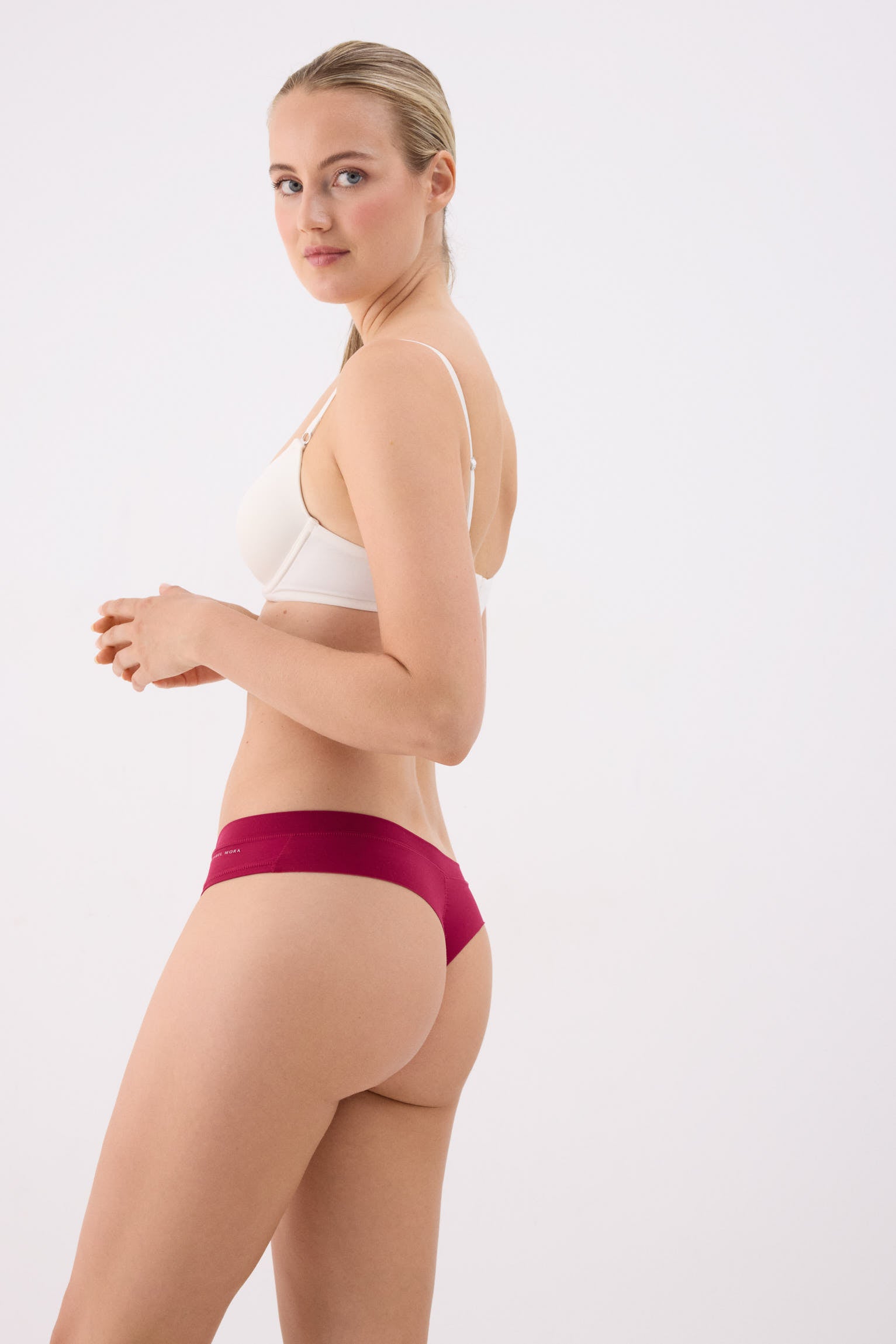 Thong Adapt with invisible finishes burgundy