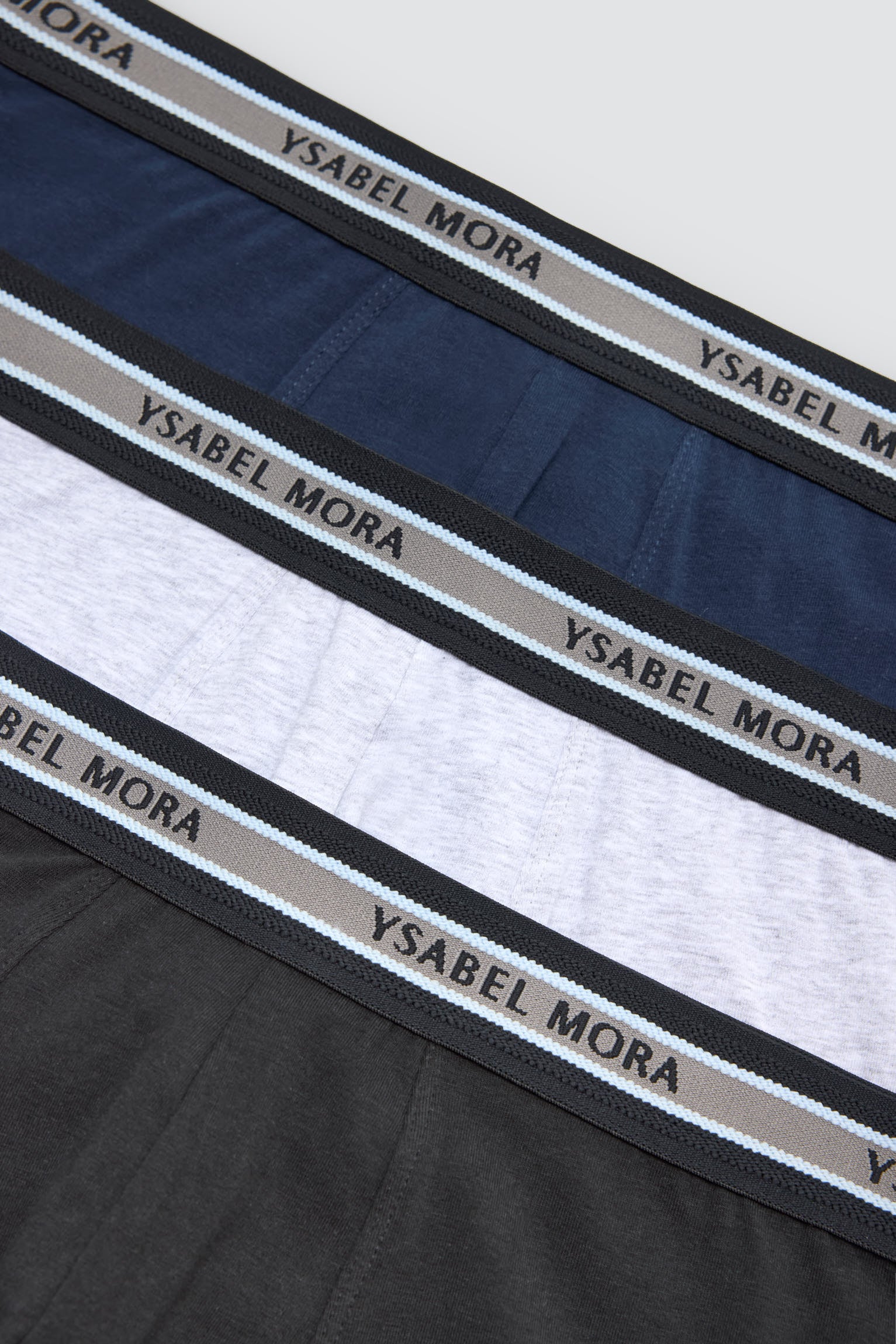 Pack of 3 plain basic boxer shorts