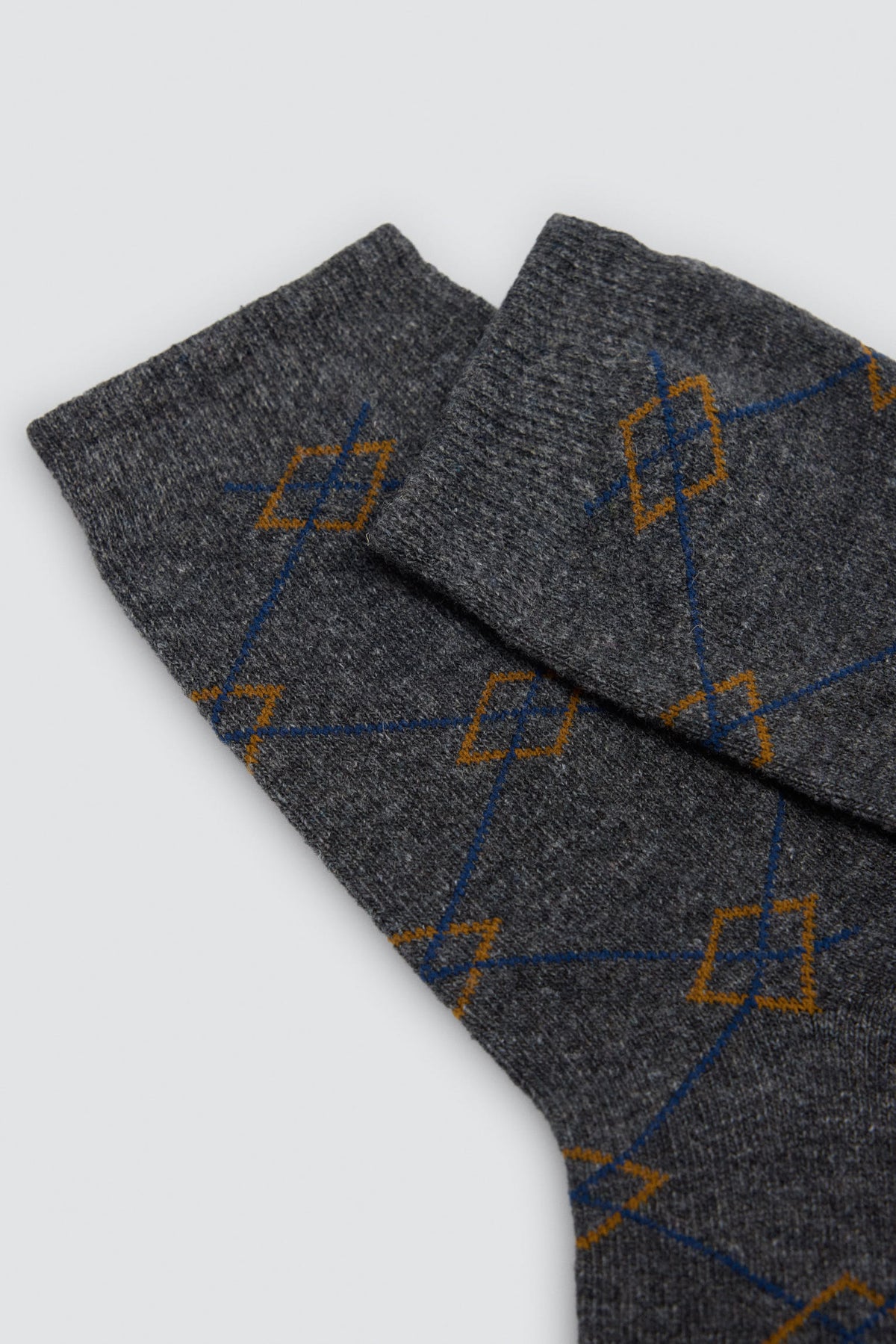 Pack of 4 men's wool socks with assorted prints