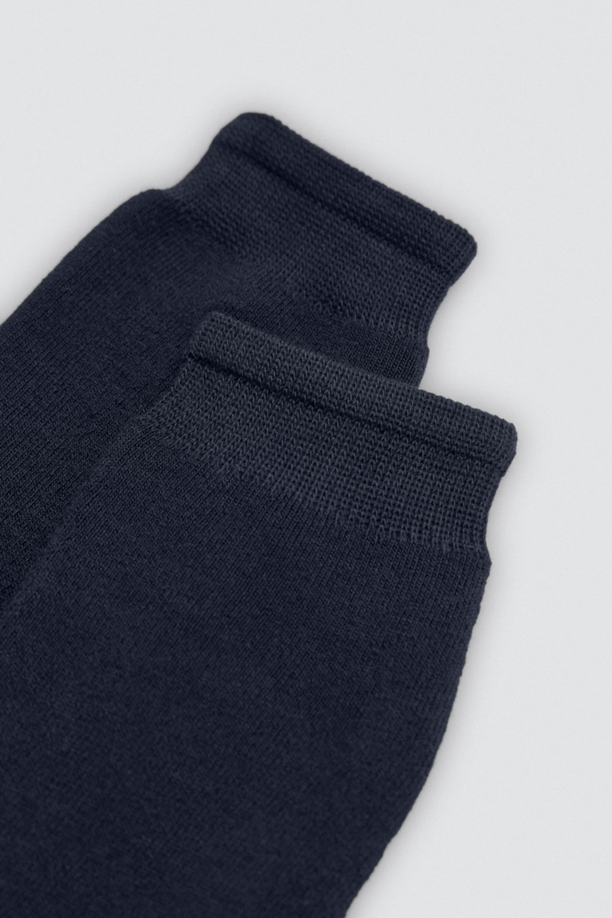 Pack of 3 high thermal socks with anti-pressure cuffs in neutral colors