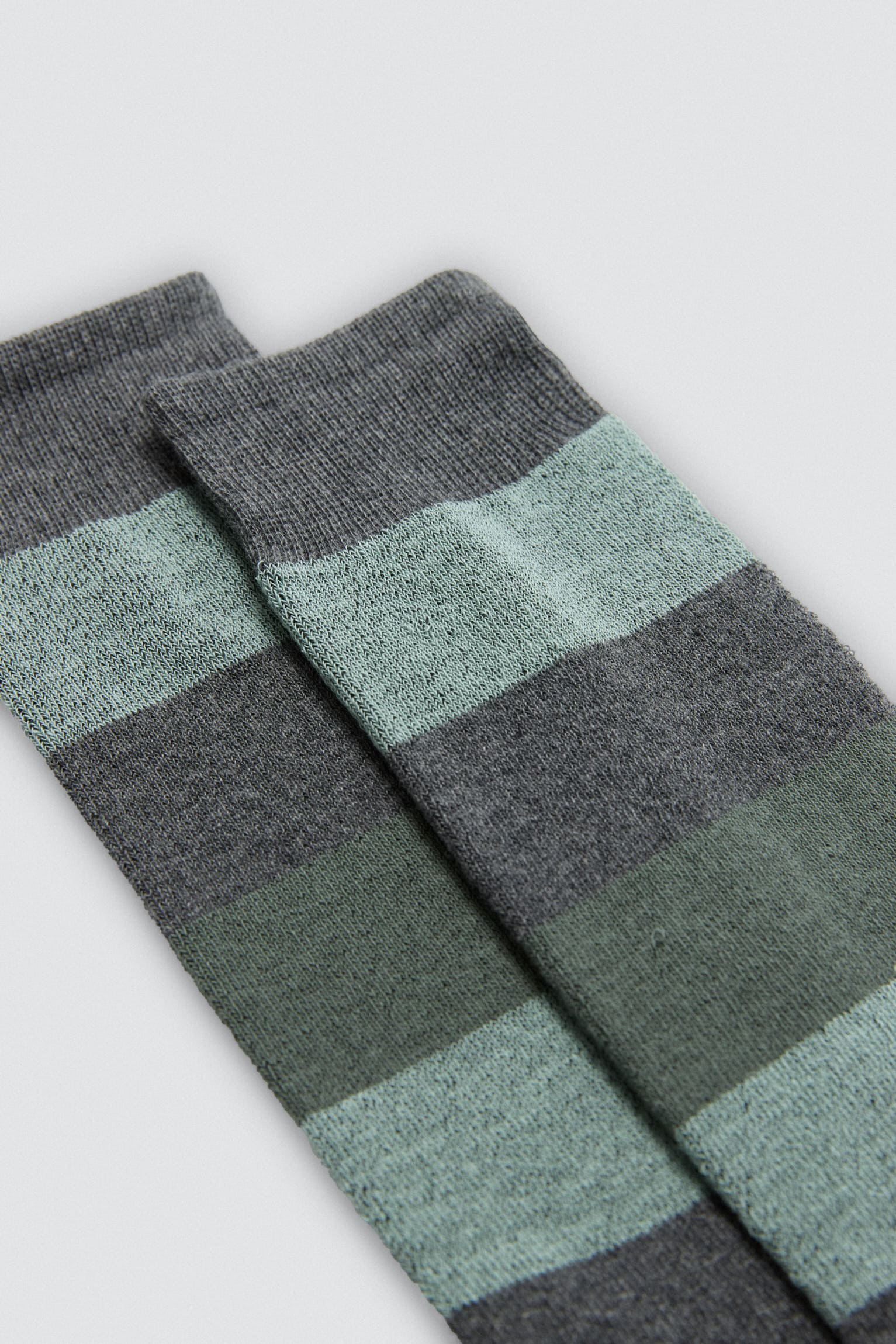 22949-3-pack-3-calcetines-termicos-altos-termicos-sin-puno-estampados