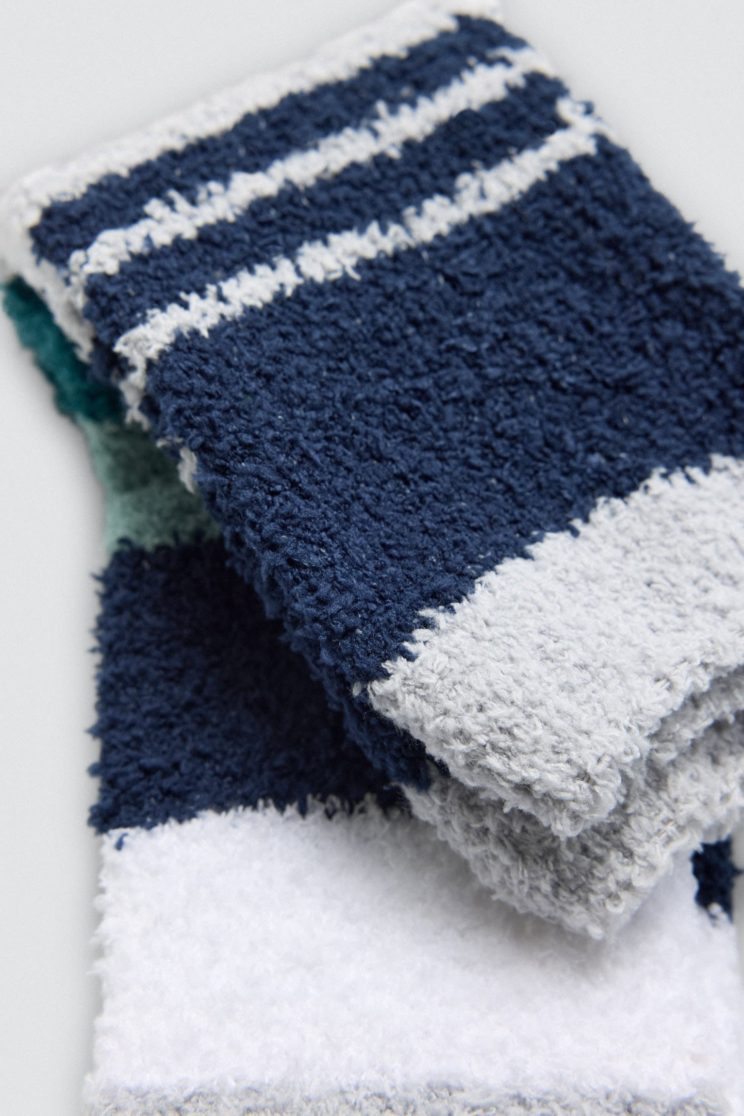 22957-3-pack-3-calcetines-franela-puno-antipresion-estampado-geometrico