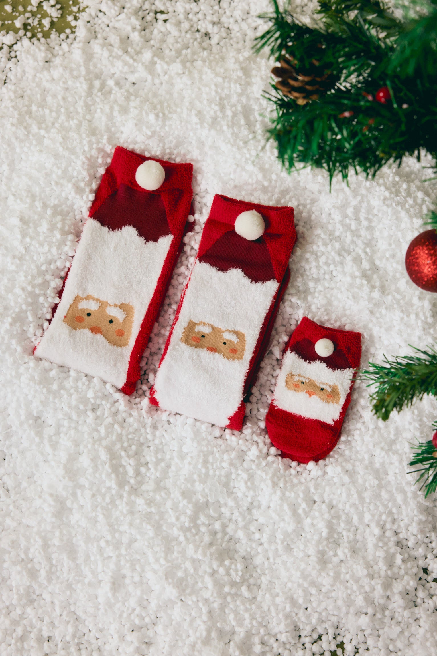 22966-12975-52877-calcetines-navidad-familia-papa-noel-ysabel-mora