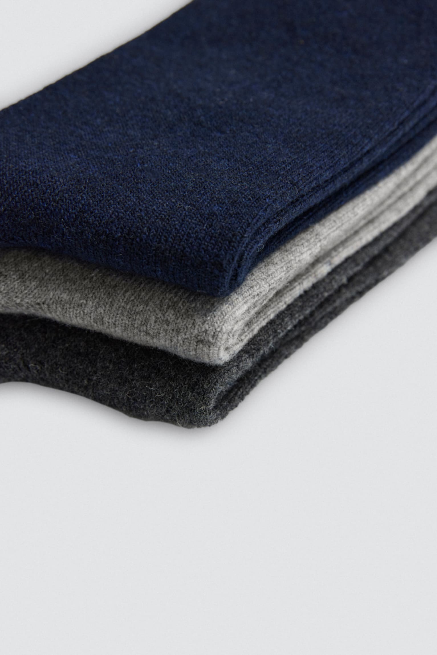 Pack of 3 basic wool socks in neutral colors