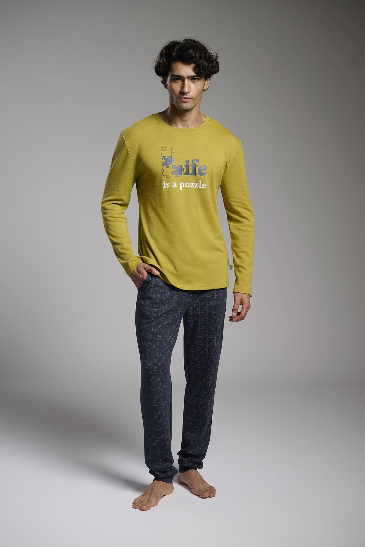 Men's long brushed puzzle-print pyjamas with pocket detail