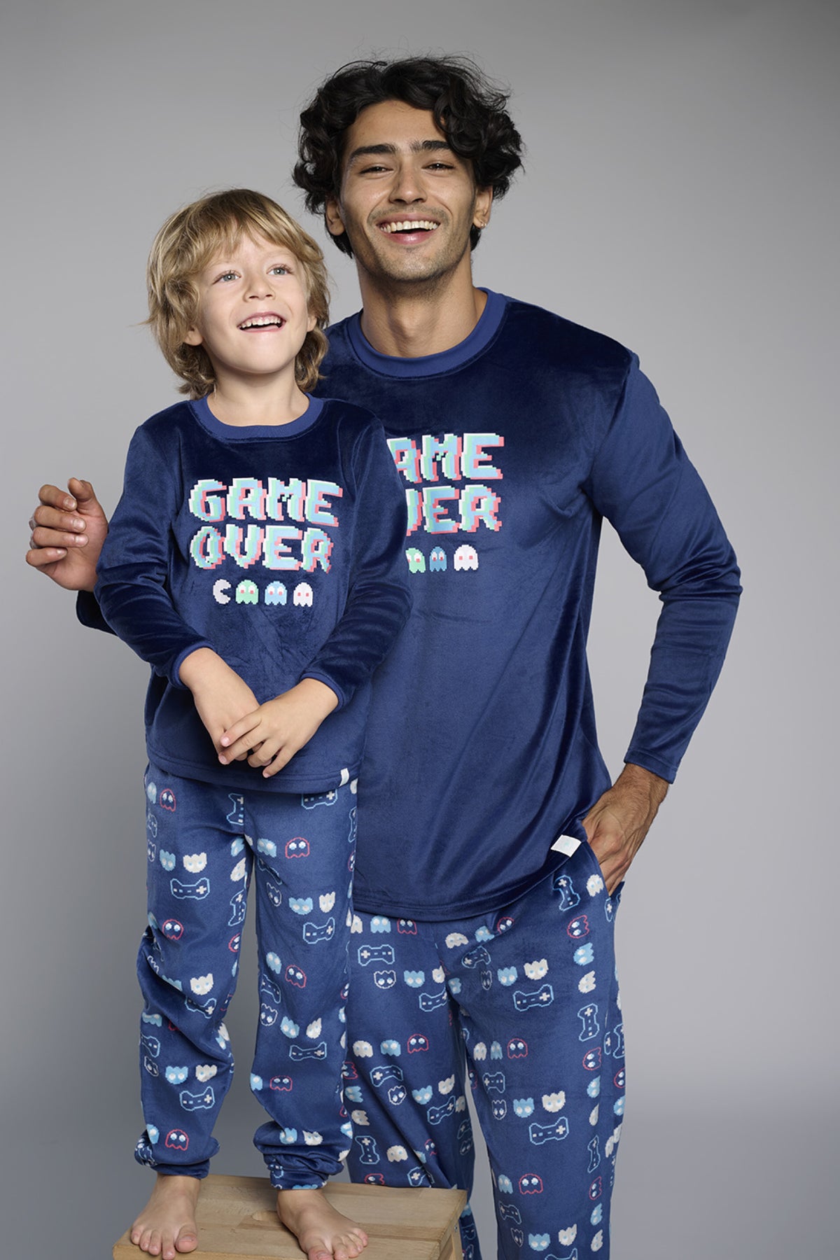 Men's long velvet Game Over printed pyjamas