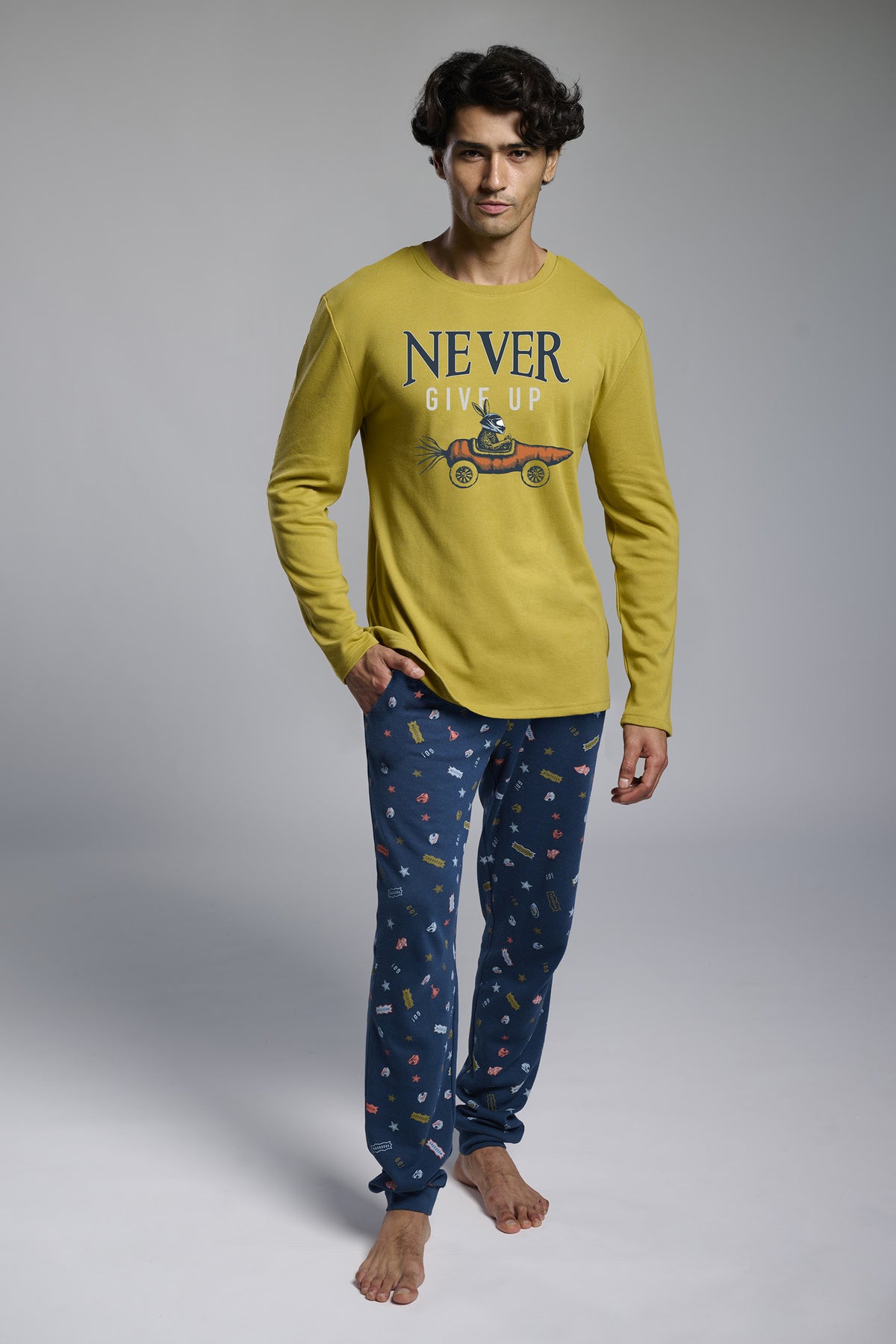 Men's long brushed Never Give Up driver-print pyjamas