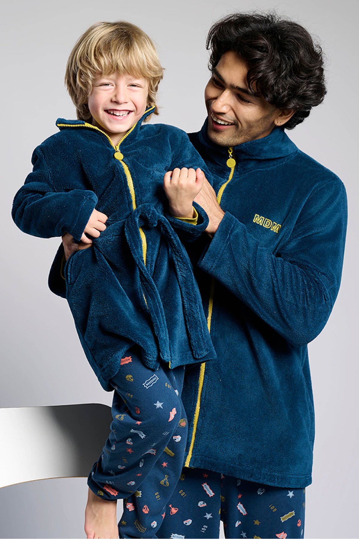 Boys' coral fleece robe with contrast zip