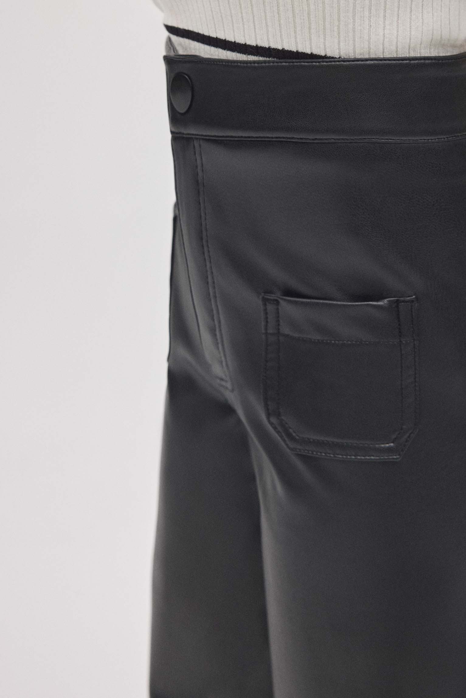 33251-5-pantalones-nina-efecto-piel-anchos-ysabel-mora