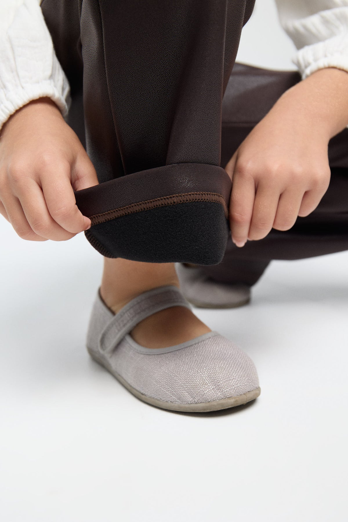 THERMAL Girls' chocolate brushed faux-leather flared trousers