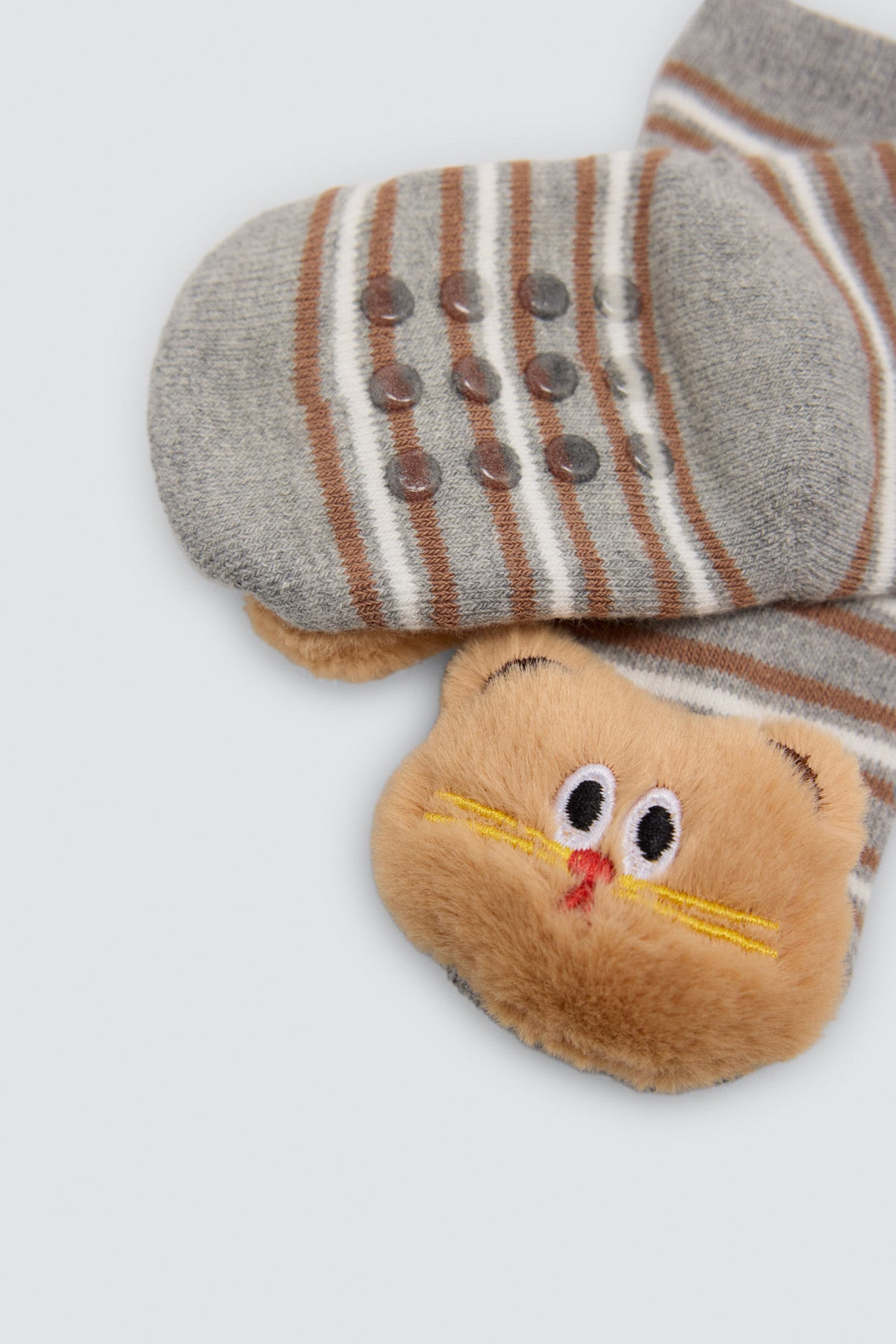 Pack of 2 baby sensory thermal non-slip socks with kittens