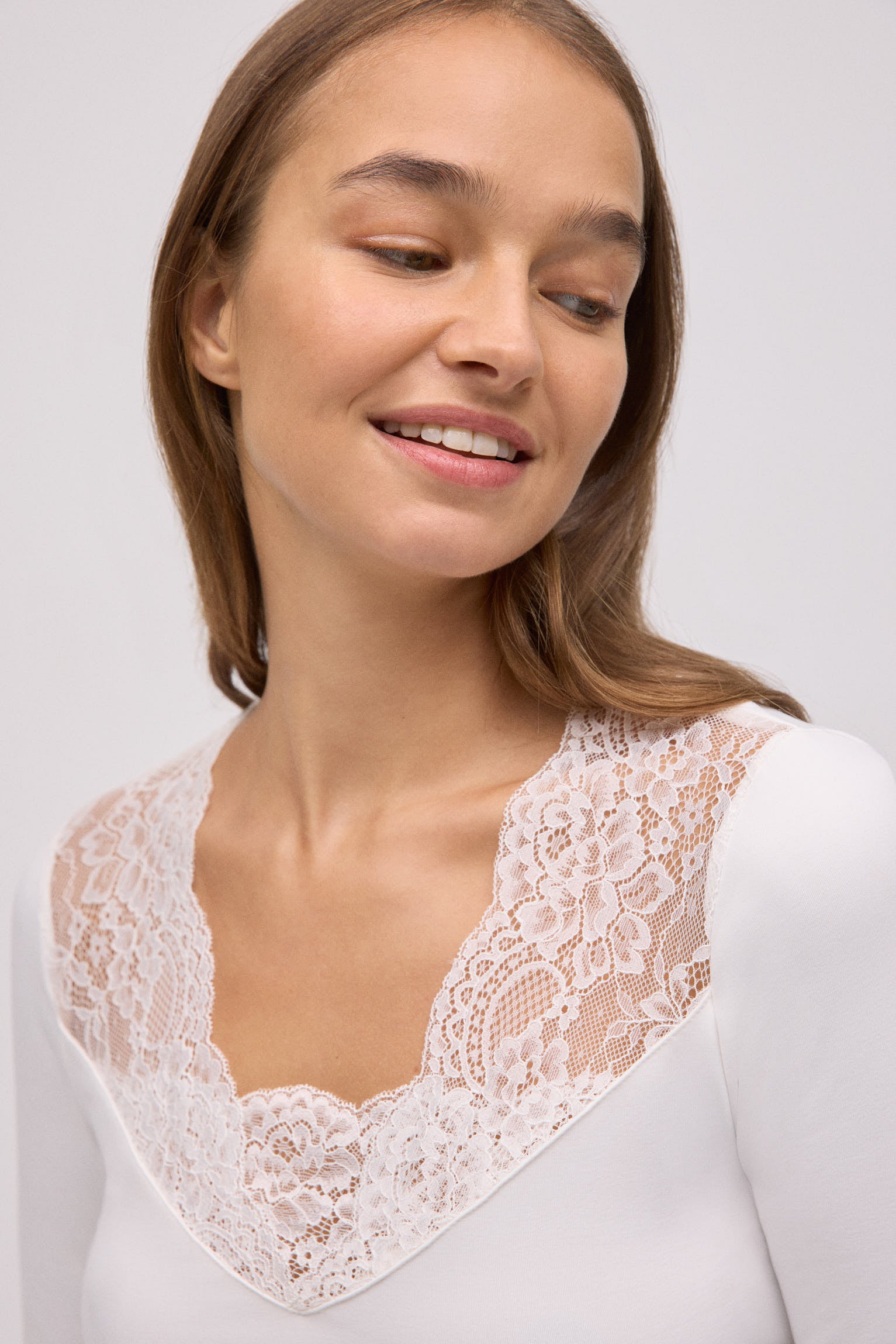 70033-3-camiseta-termica-mujer-ysabel-mora-marfil