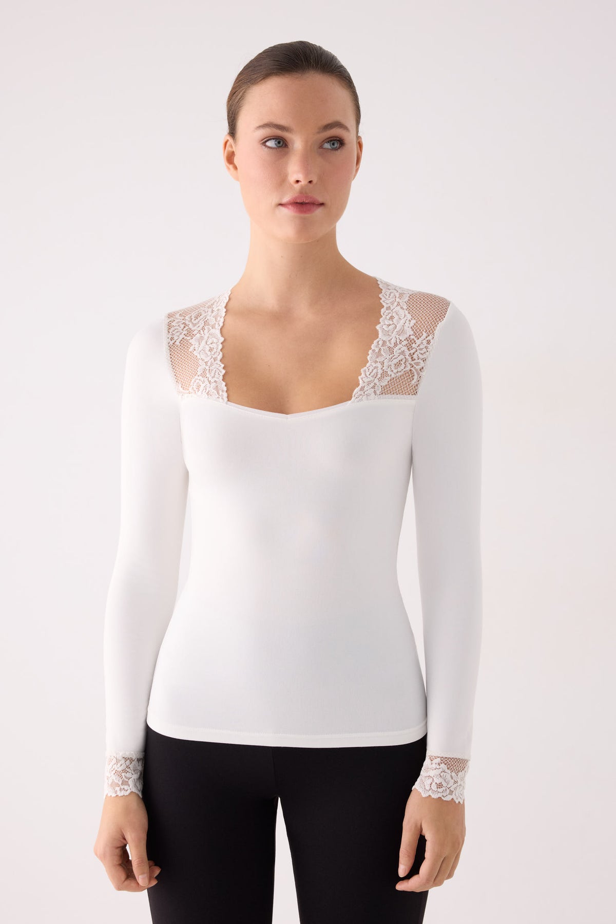 THERMAL Women's long-sleeved square-neck t-shirt with ivory lace