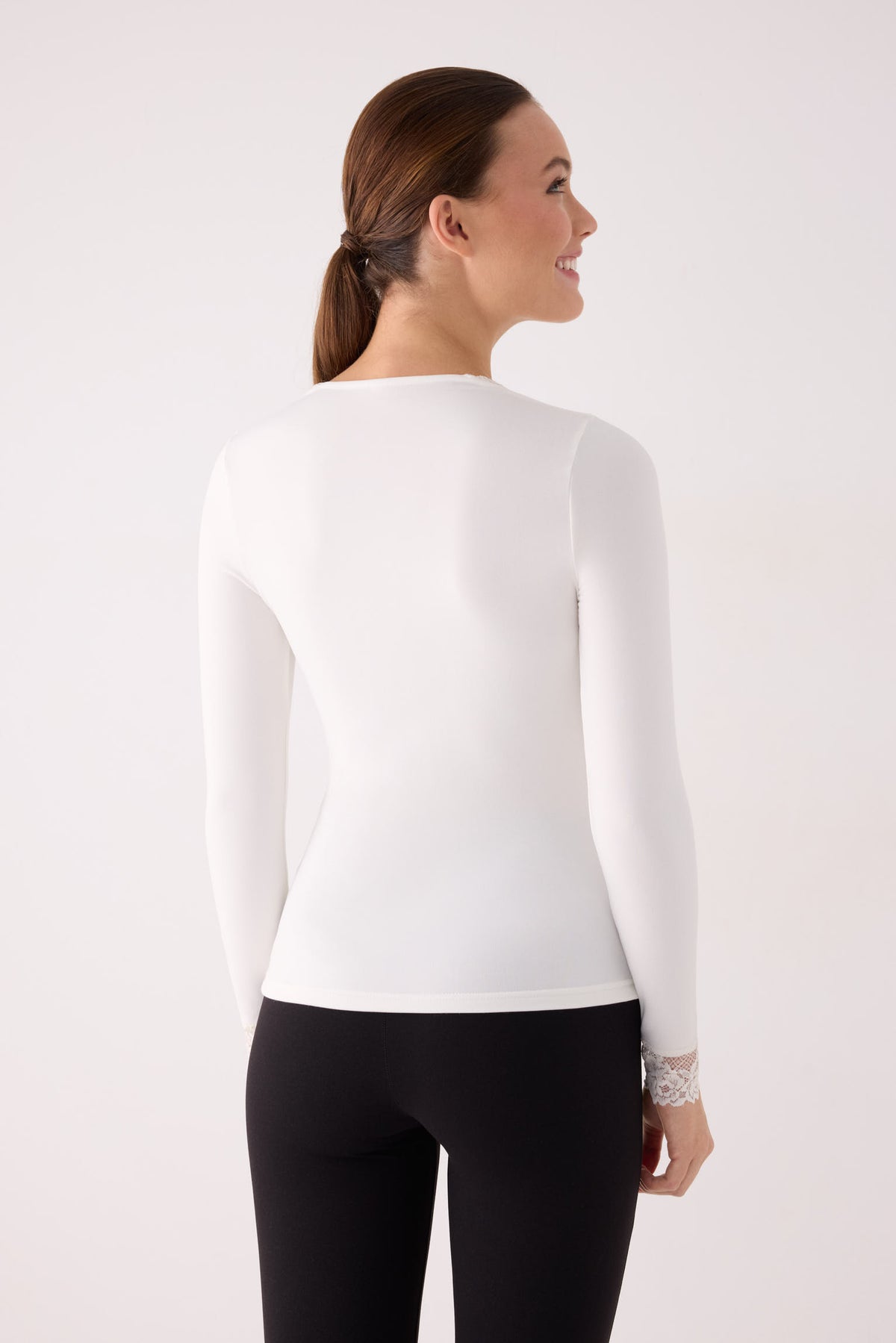 THERMAL Women's long-sleeved square-neck t-shirt with ivory lace