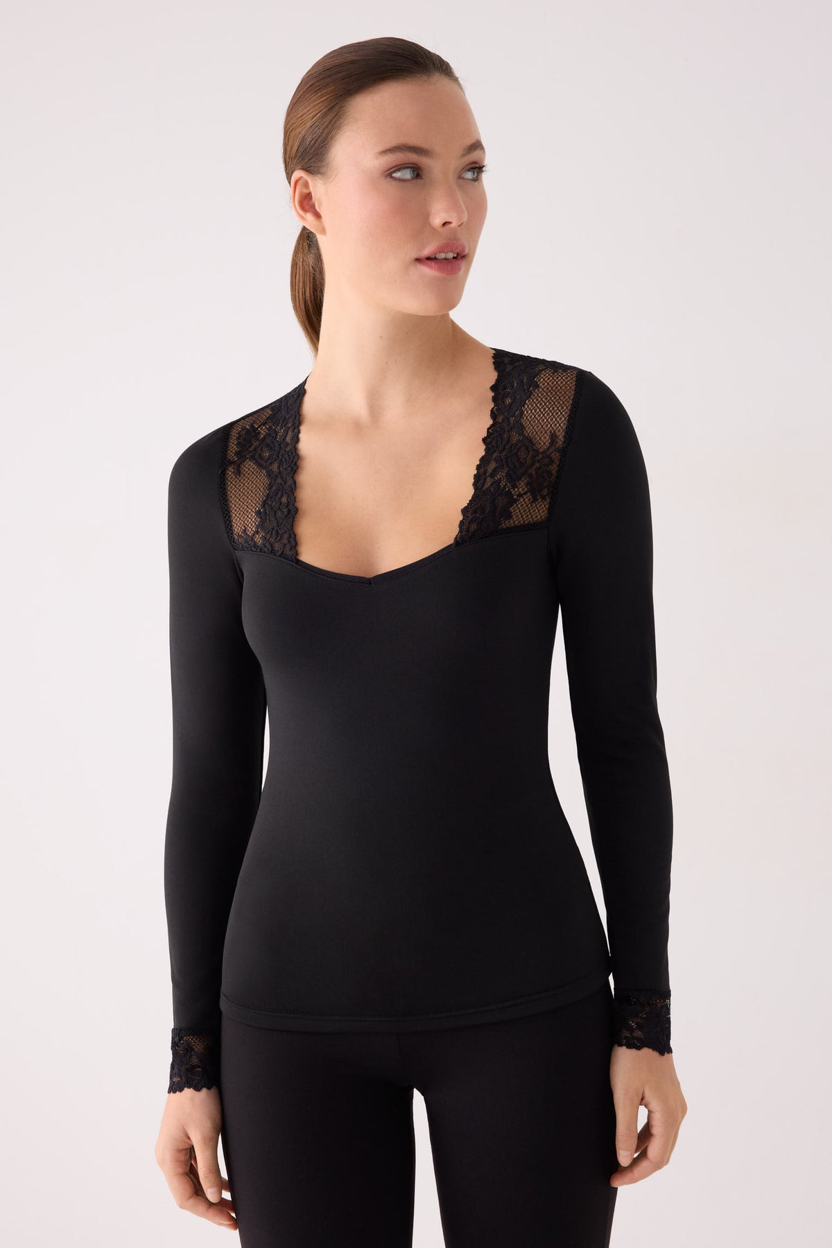 THERMAL Women's long-sleeved square-neck t-shirt with black lace