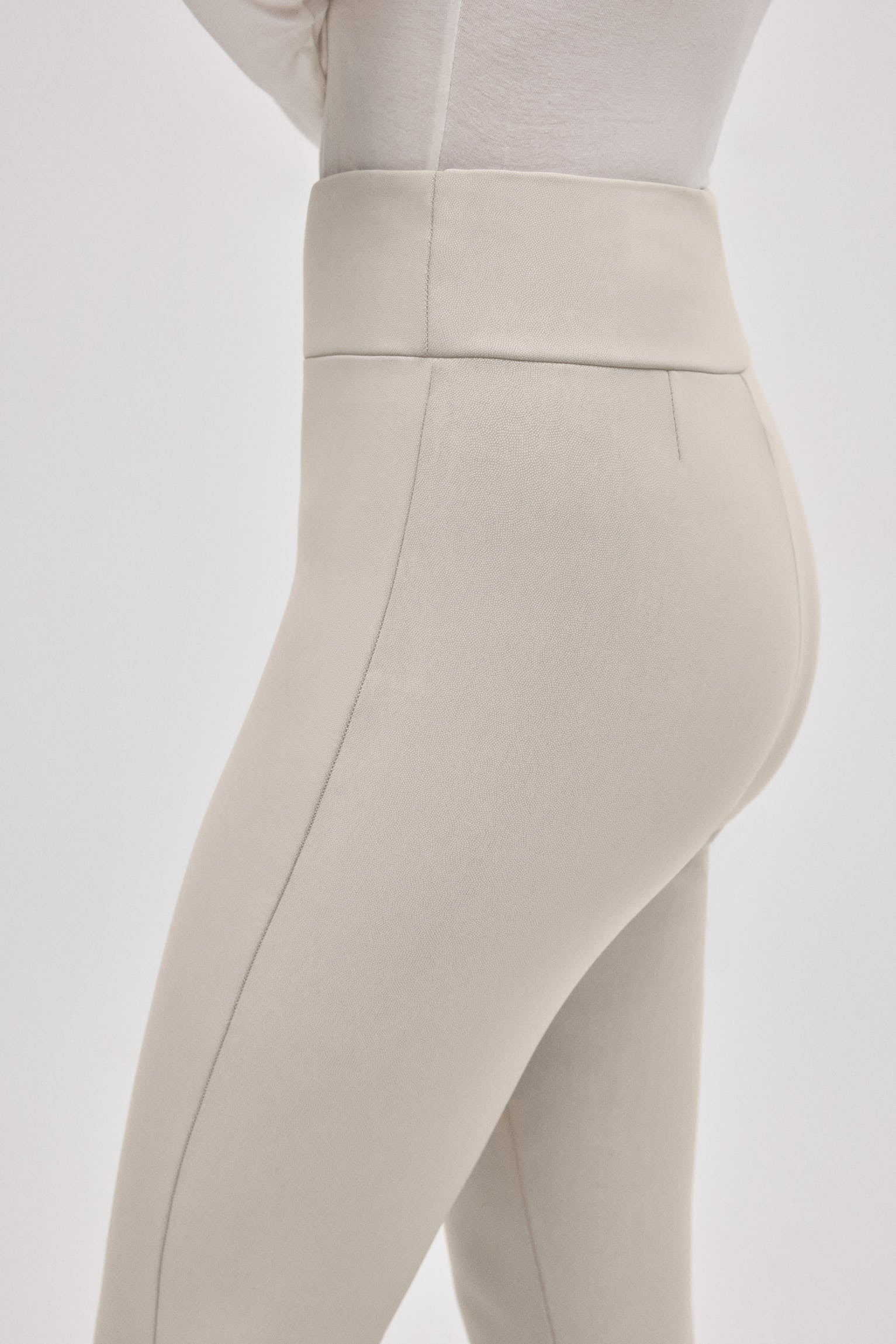 70441-4-leggings-termicos-efecto-piel-marfil-ysabel-mora