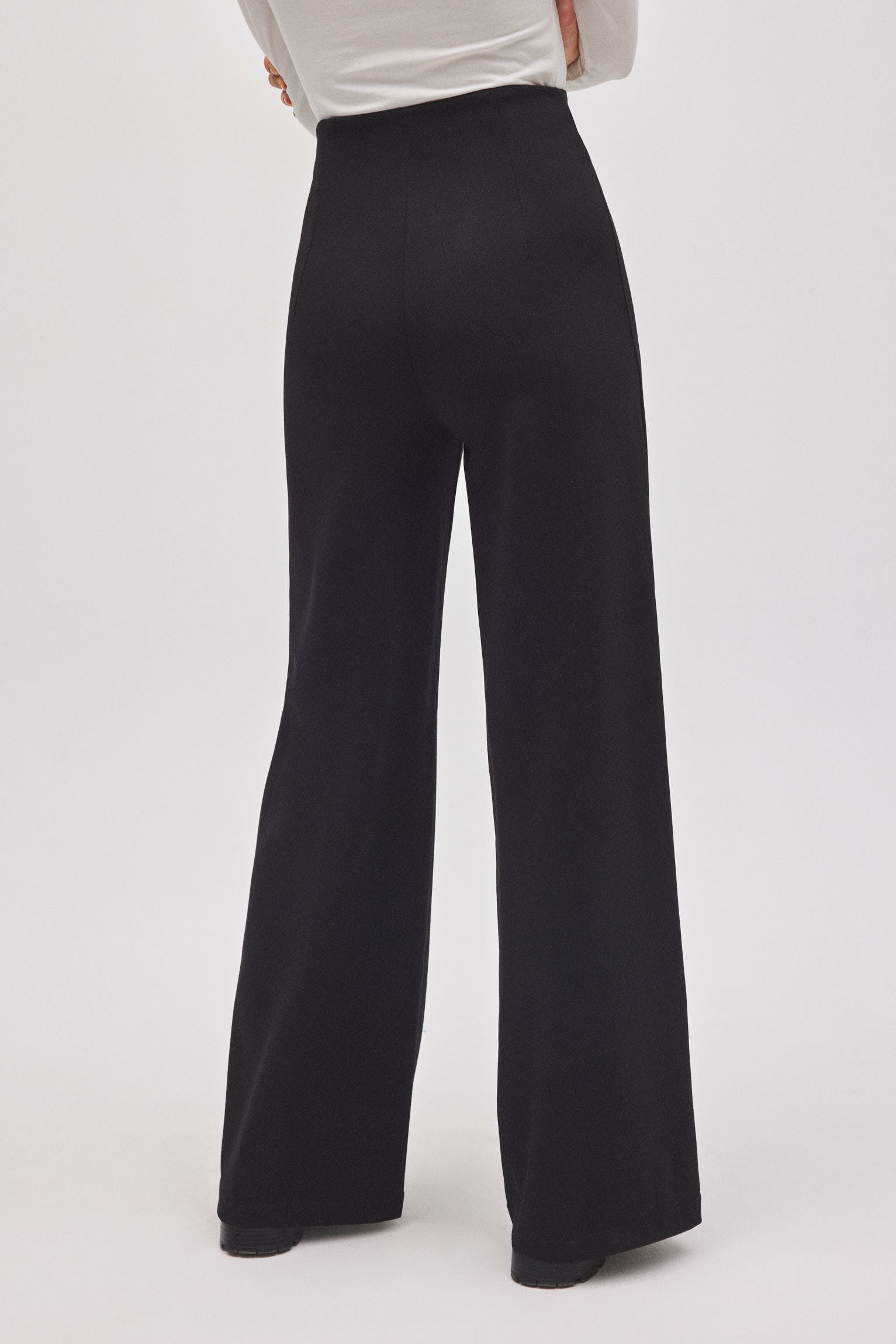 70453-3-pantalon-de-vestir-wide-negro-ysabel-mora
