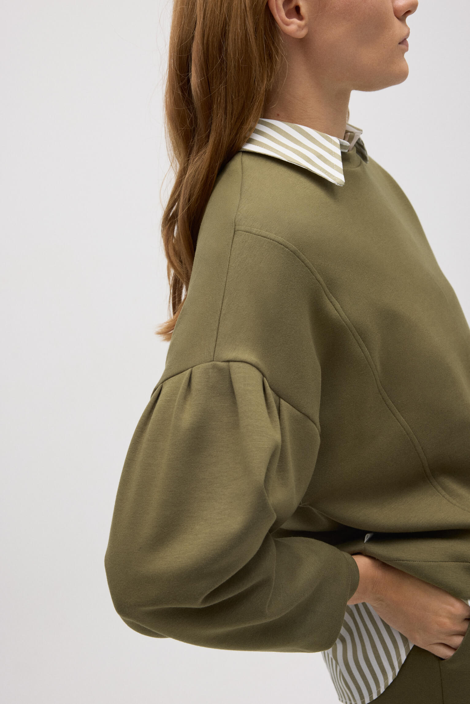 70673-5-sudadera-mangas-abullonadas-fluida-verde