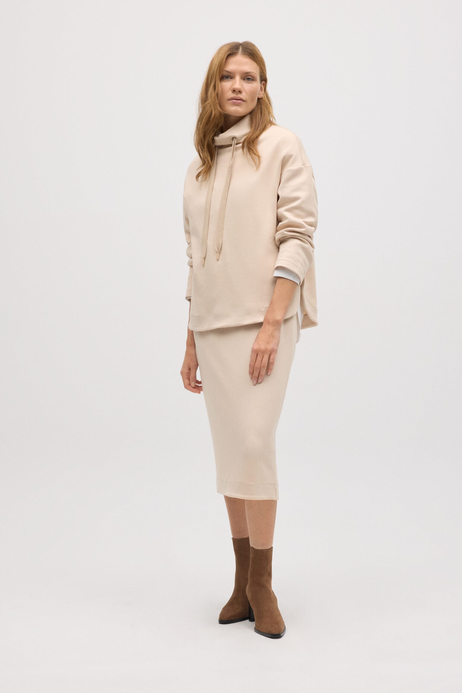 70674-1-sudadera-con-cuello-fluida-marfil