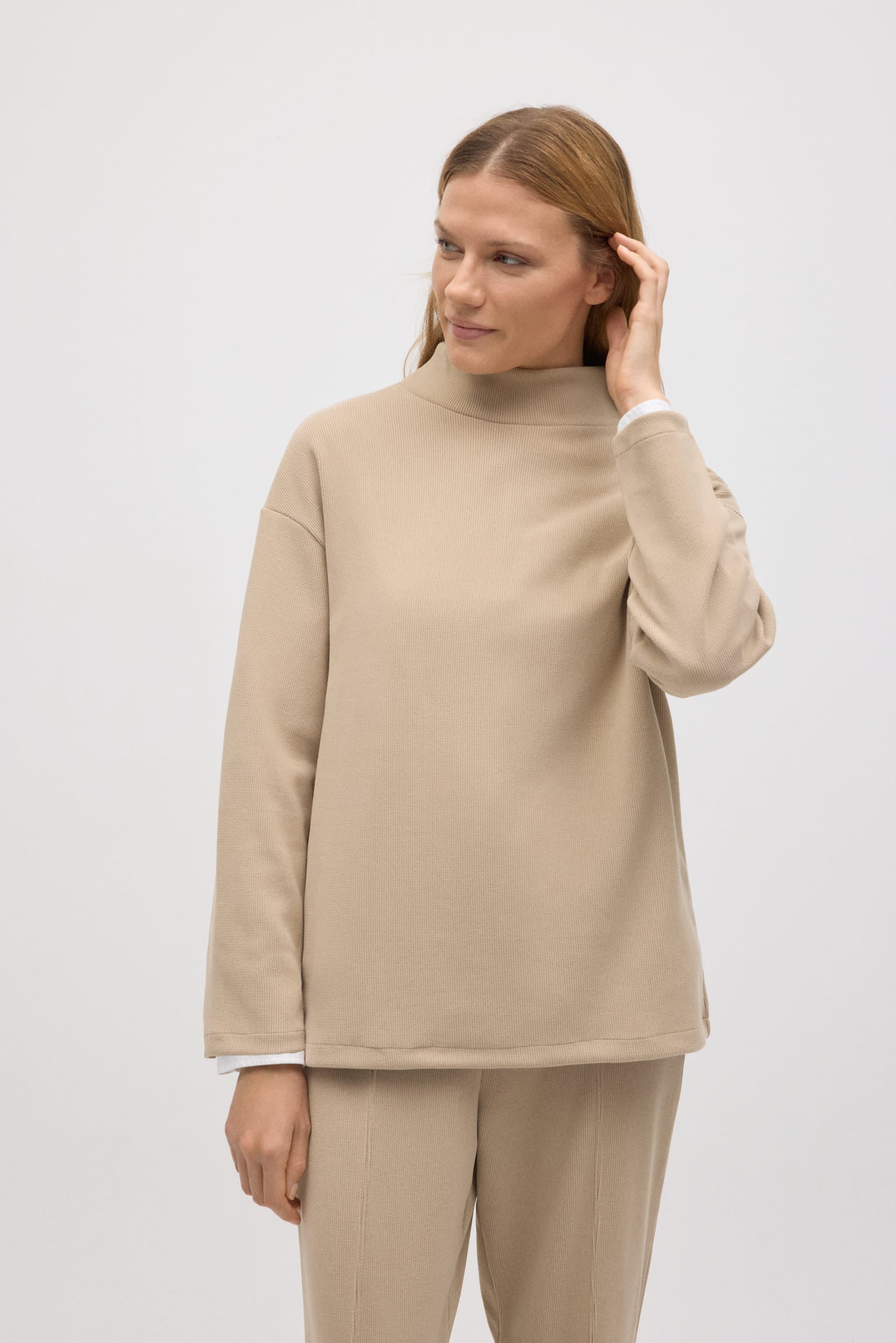 70682-2-jersey-cuello-perkins-efecto-pana-beige