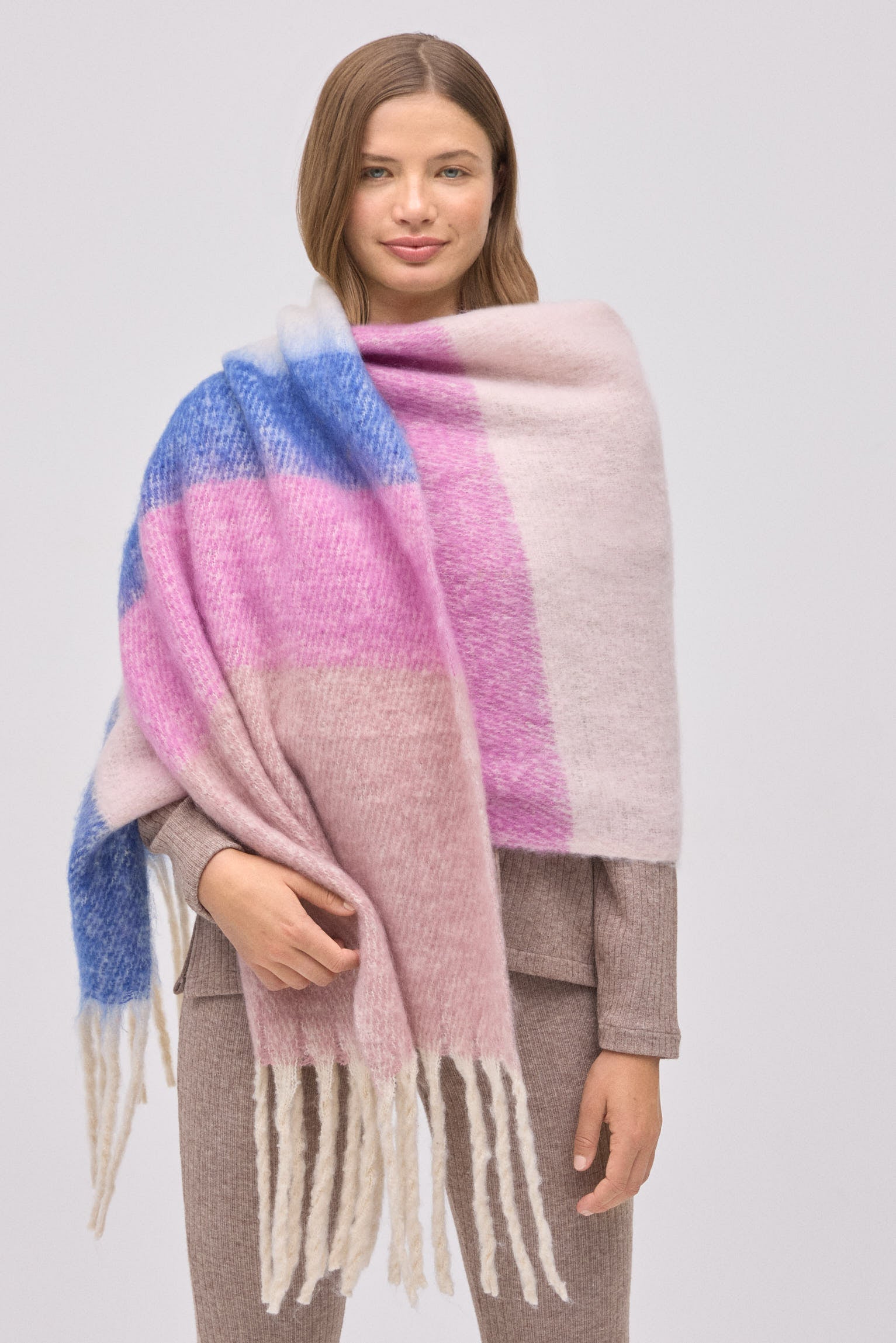 70701-3-bufanda-rayas-rosa