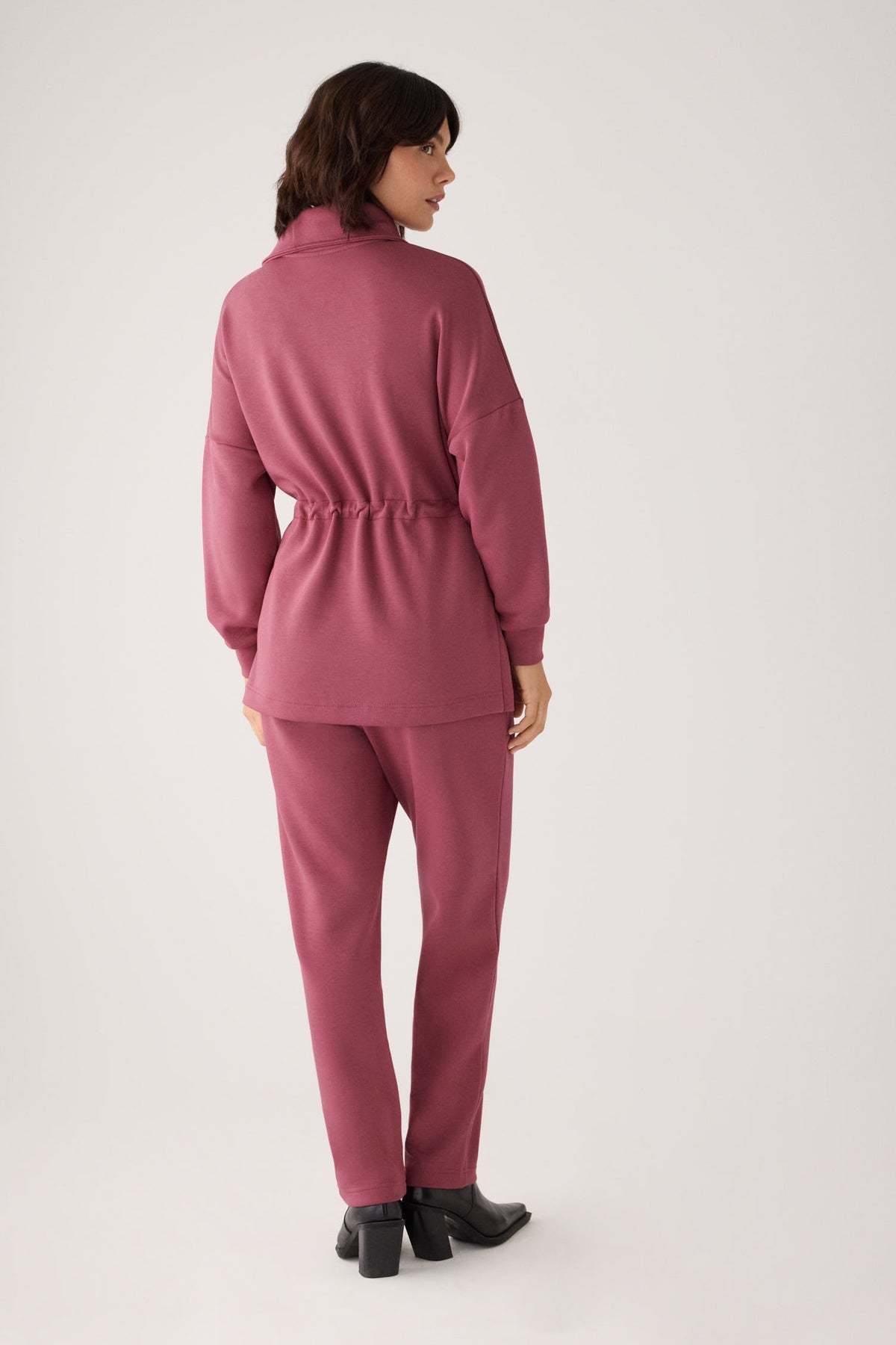 70744-nocturne-rose-pantalones-comodos-slim-afelpados-tiro-alto-bolsillos-rosa