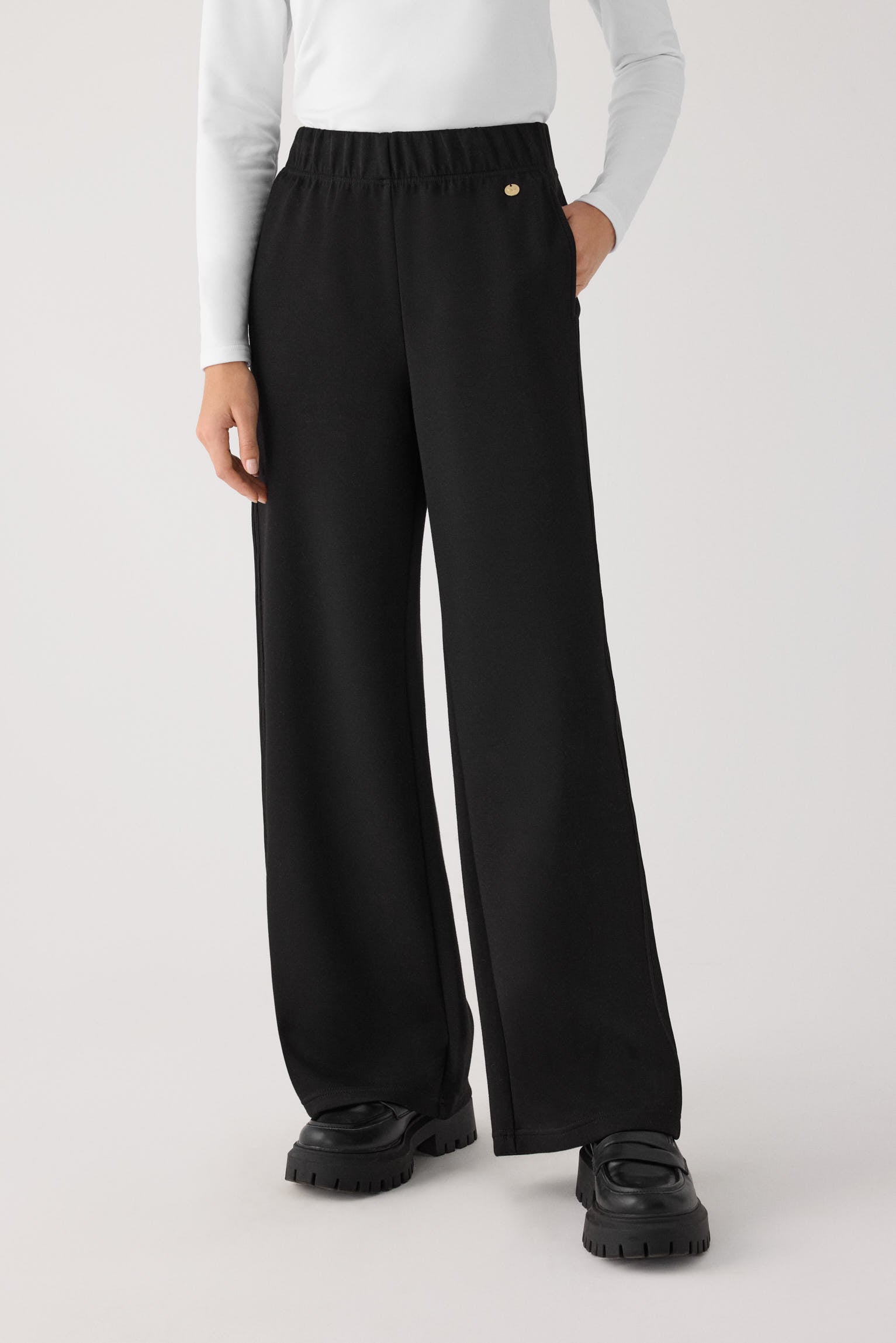 70747-black-pantalones-comodos-anchos-afelpados-tiro-alto-canale-negro