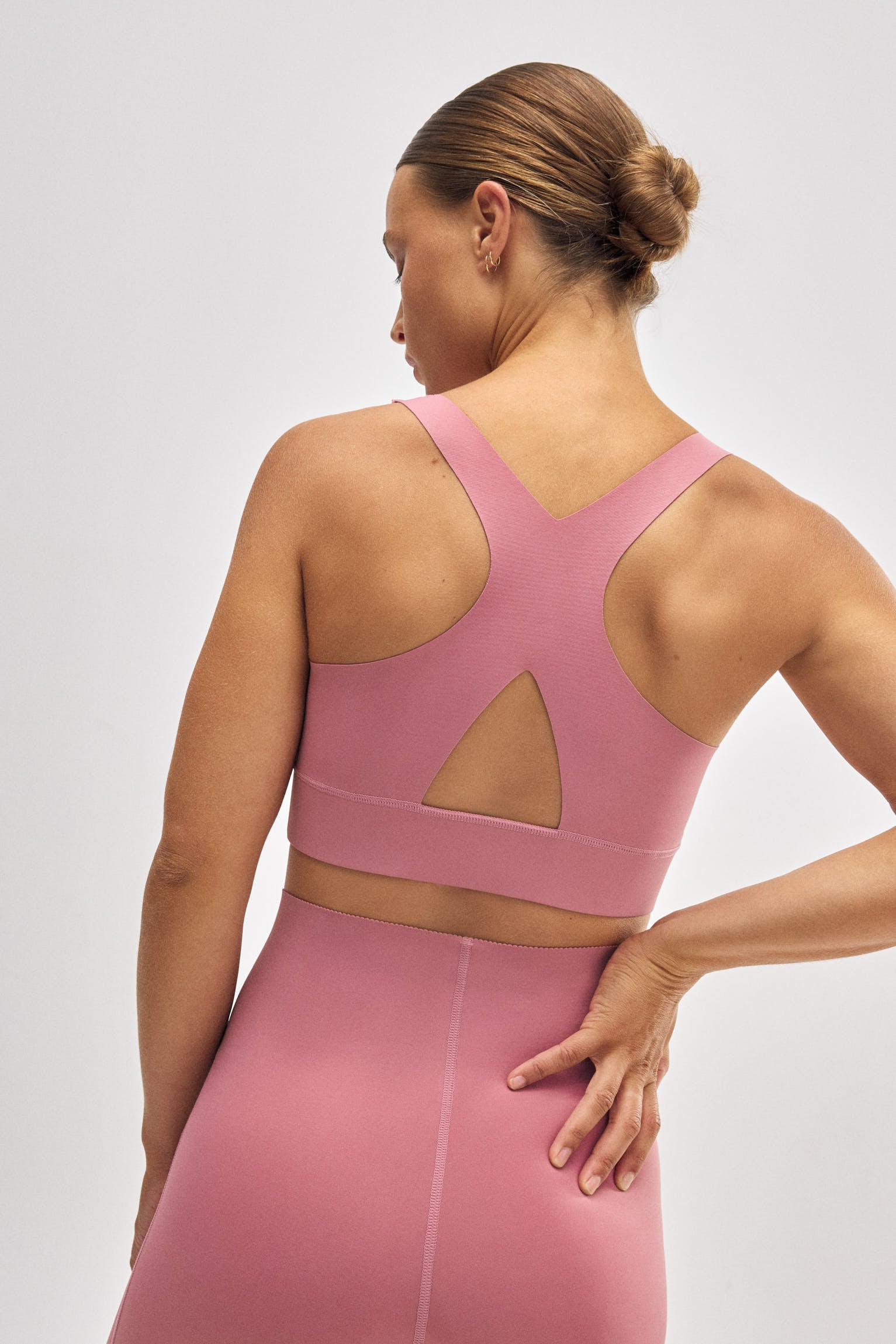 70906-2-sujetador-deportivo-compressive-rosa