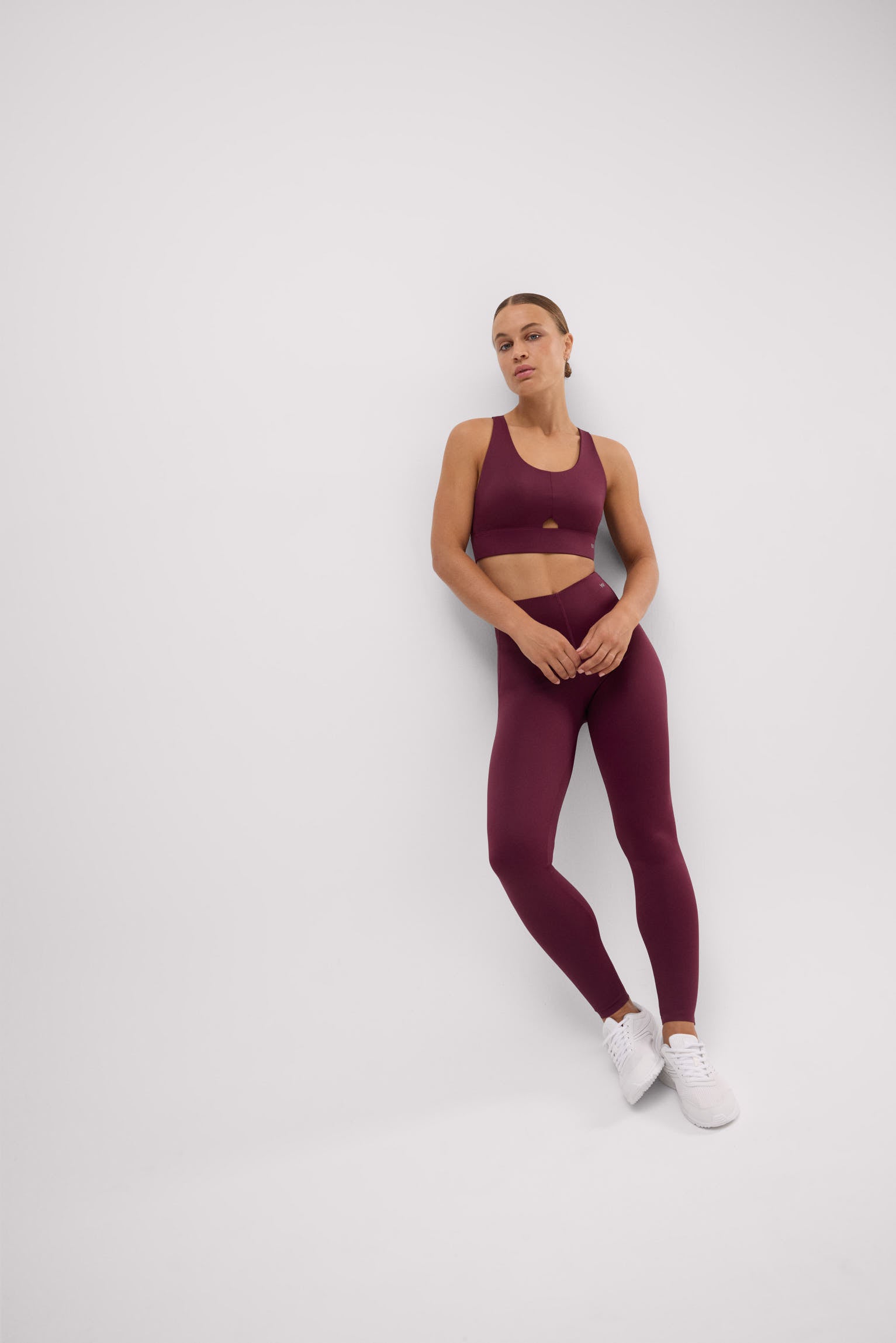 Maroon sports set flat stomach Compressive collection