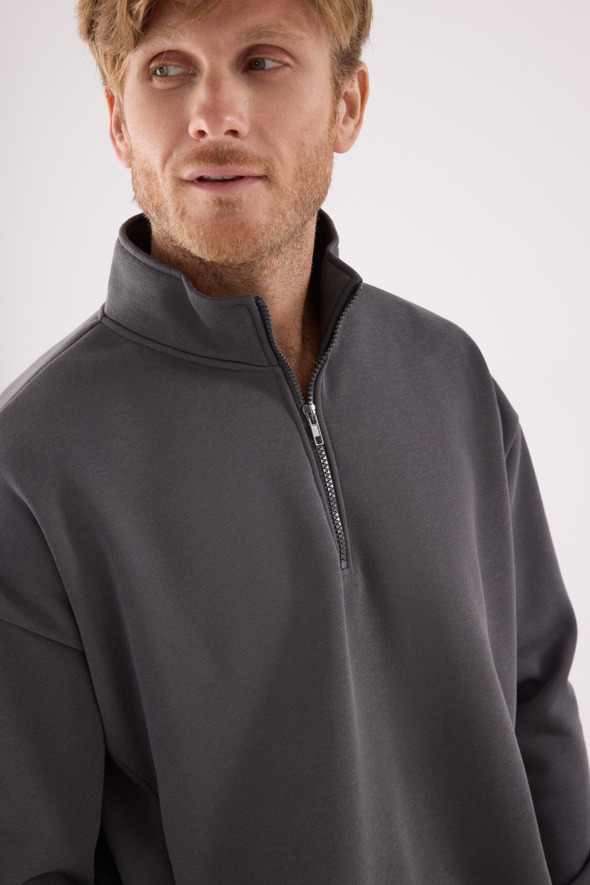Men's charcoal fleece half-zip sports sweatshirt