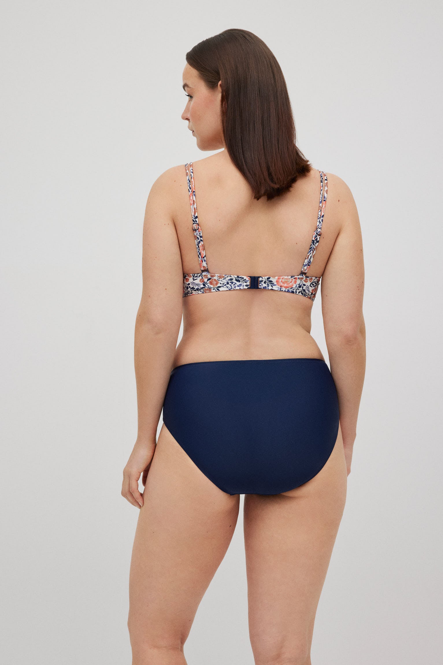 82963-2-braga-alta-reductora-estampado-flores-mujer-ysabel-mora-marino